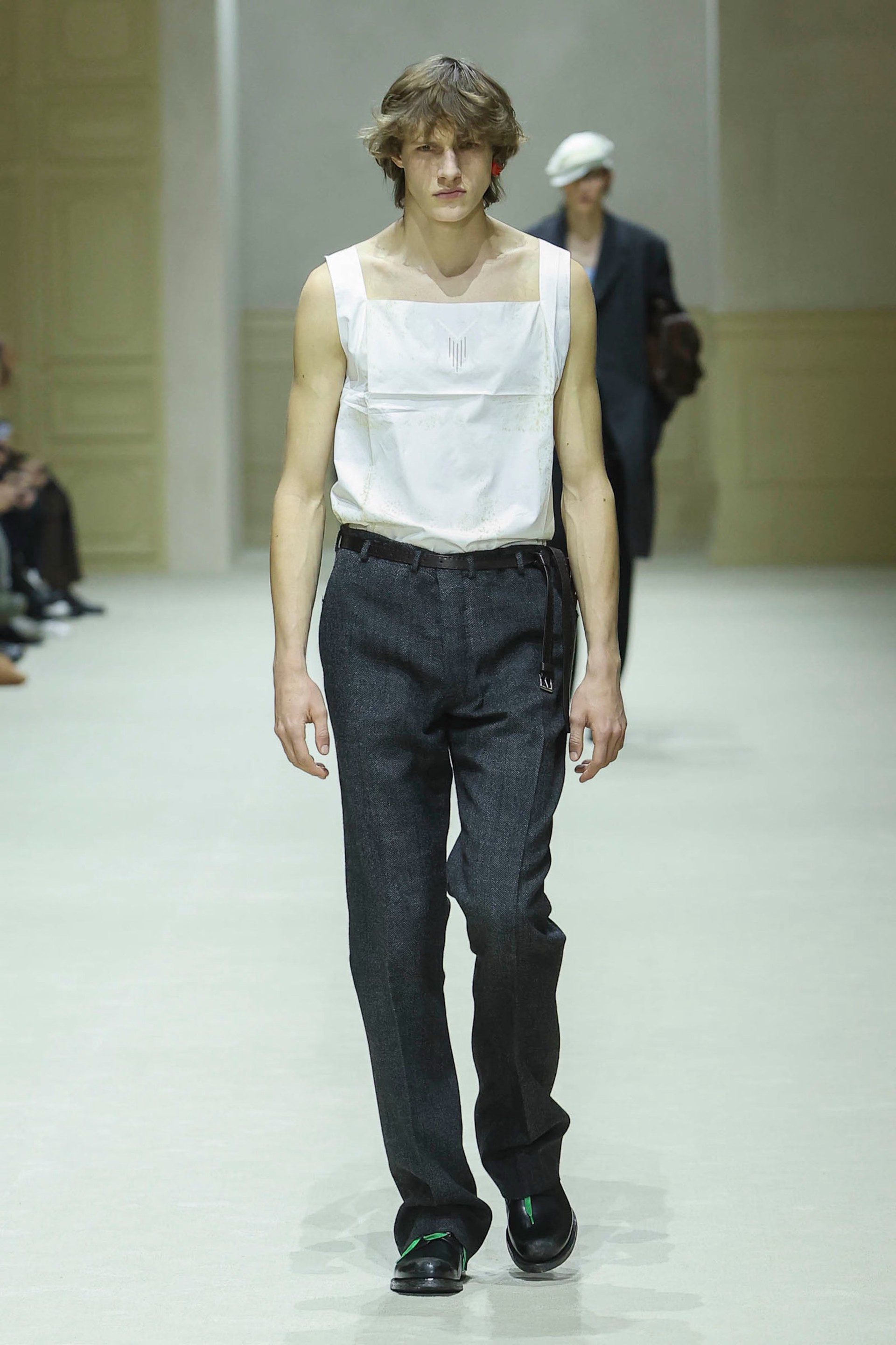 Hinh anh Miuccia Prada và Raf Simons để bề mặt quần áo như đã từng sống, 'chôn vùi' bên dưới nhiều ẩn ý để người xem tự do 'khai quật' và giải nghĩa. 7