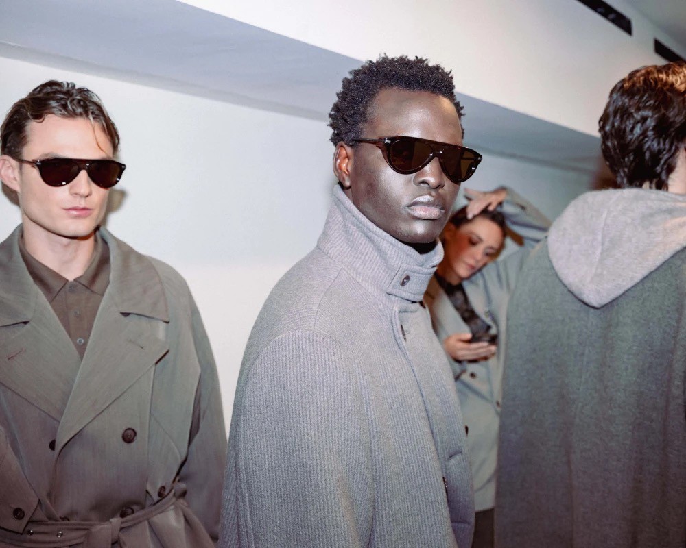 Hinh anh Giorgio Armani FW2026: Người thầy đã rời khỏi sàn diễn, nhưng Armani thì chưa 21