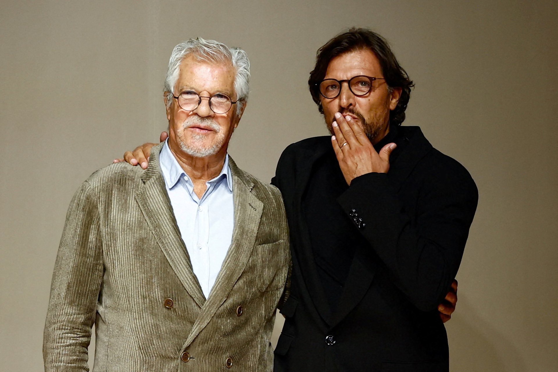 Hinh anh Giorgio Armani FW2026: Người thầy đã rời khỏi sàn diễn, nhưng Armani thì chưa 7