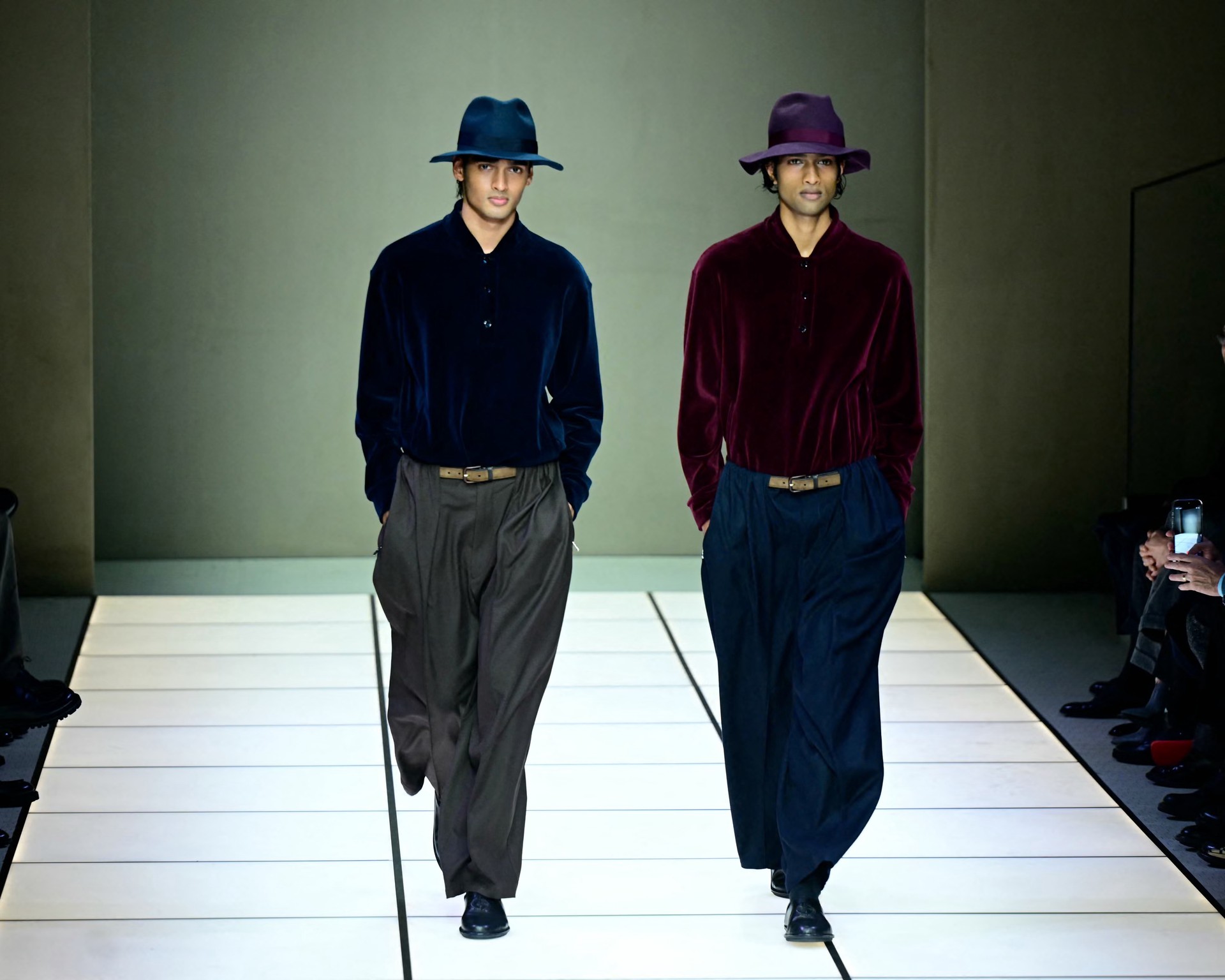 Hinh anh Giorgio Armani FW2026: Người thầy đã rời khỏi sàn diễn, nhưng Armani thì chưa 36