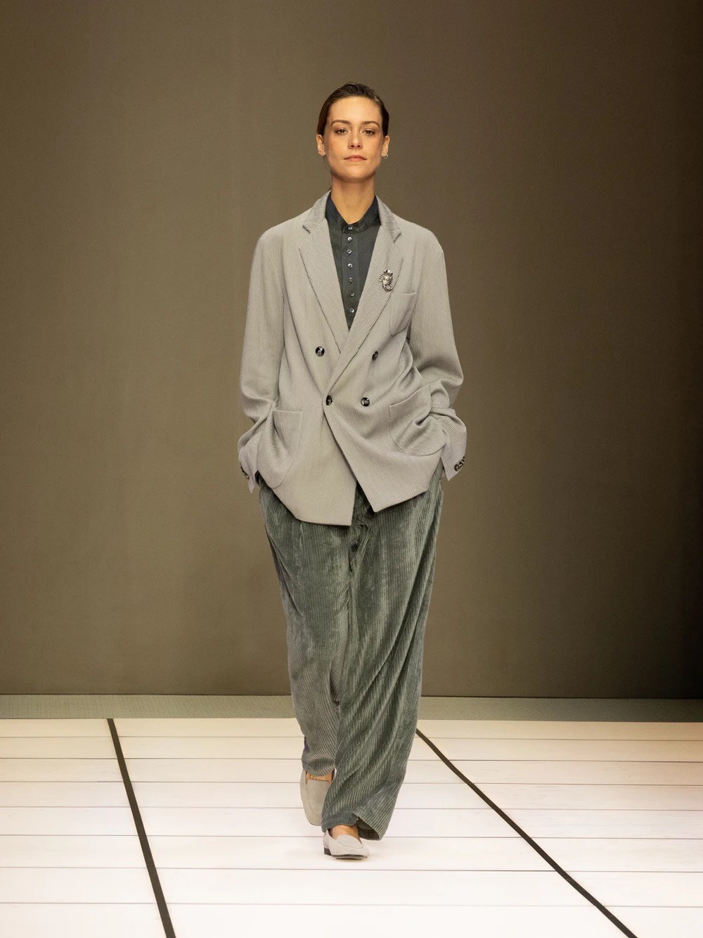 Hinh anh Giorgio Armani FW2026: Người thầy đã rời khỏi sàn diễn, nhưng Armani thì chưa 33