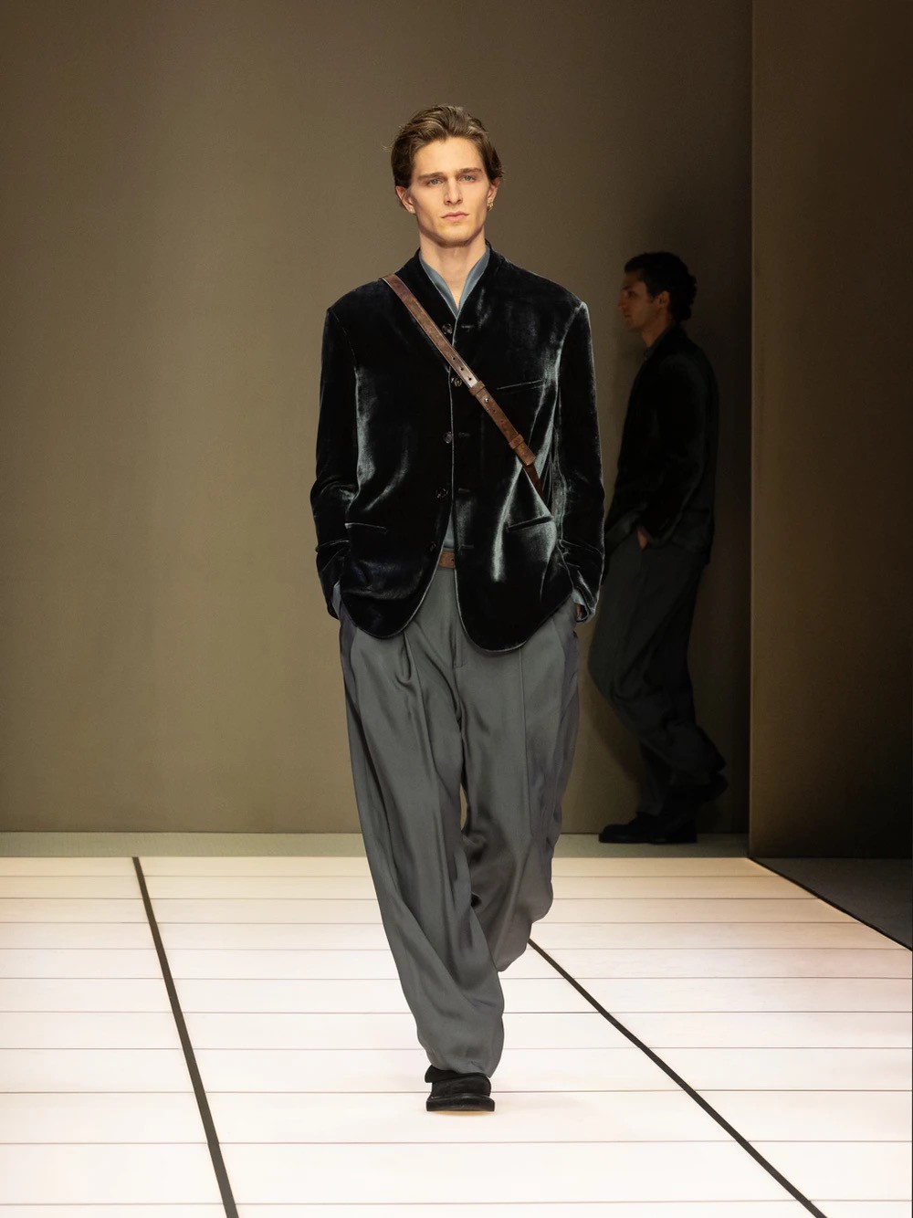 Hinh anh Giorgio Armani FW2026: Người thầy đã rời khỏi sàn diễn, nhưng Armani thì chưa 39