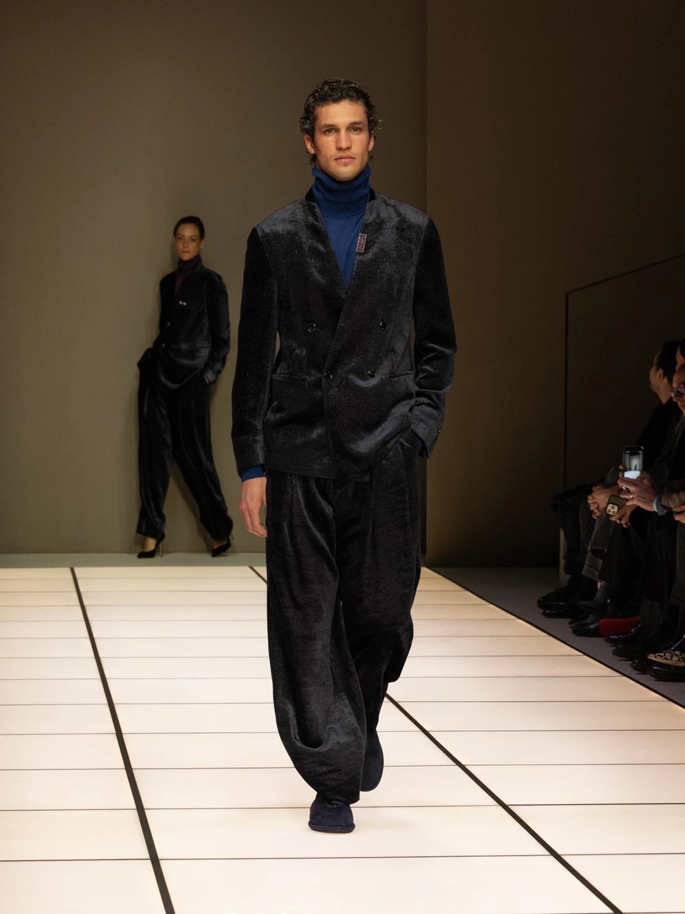 Hinh anh Giorgio Armani FW2026: Người thầy đã rời khỏi sàn diễn, nhưng Armani thì chưa 42