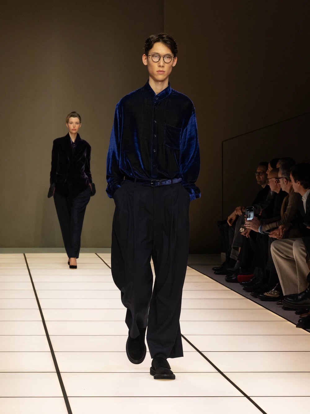 Hinh anh Giorgio Armani FW2026: Người thầy đã rời khỏi sàn diễn, nhưng Armani thì chưa 40