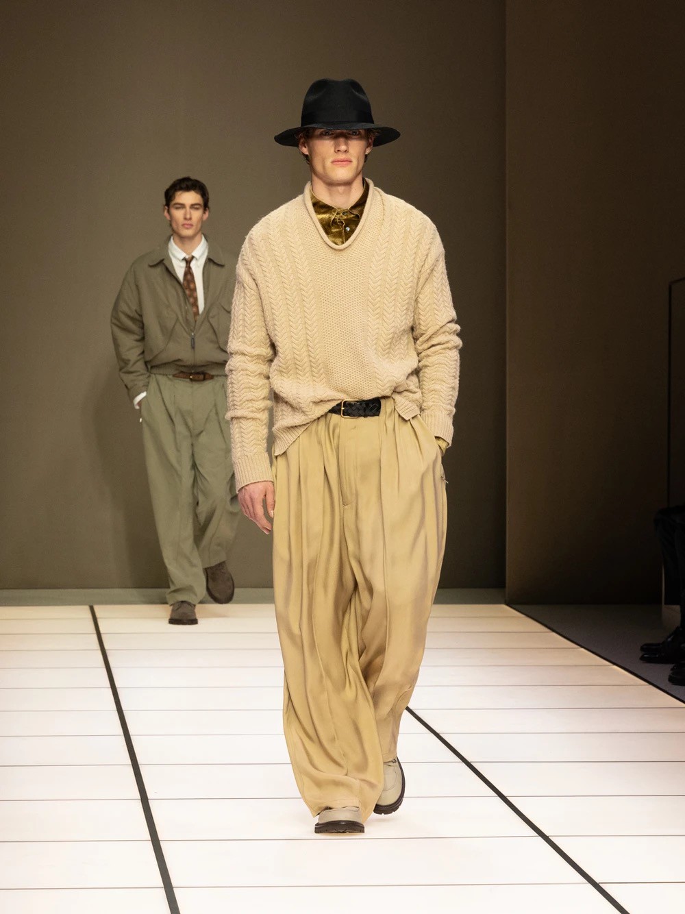 Hinh anh Giorgio Armani FW2026: Người thầy đã rời khỏi sàn diễn, nhưng Armani thì chưa 44