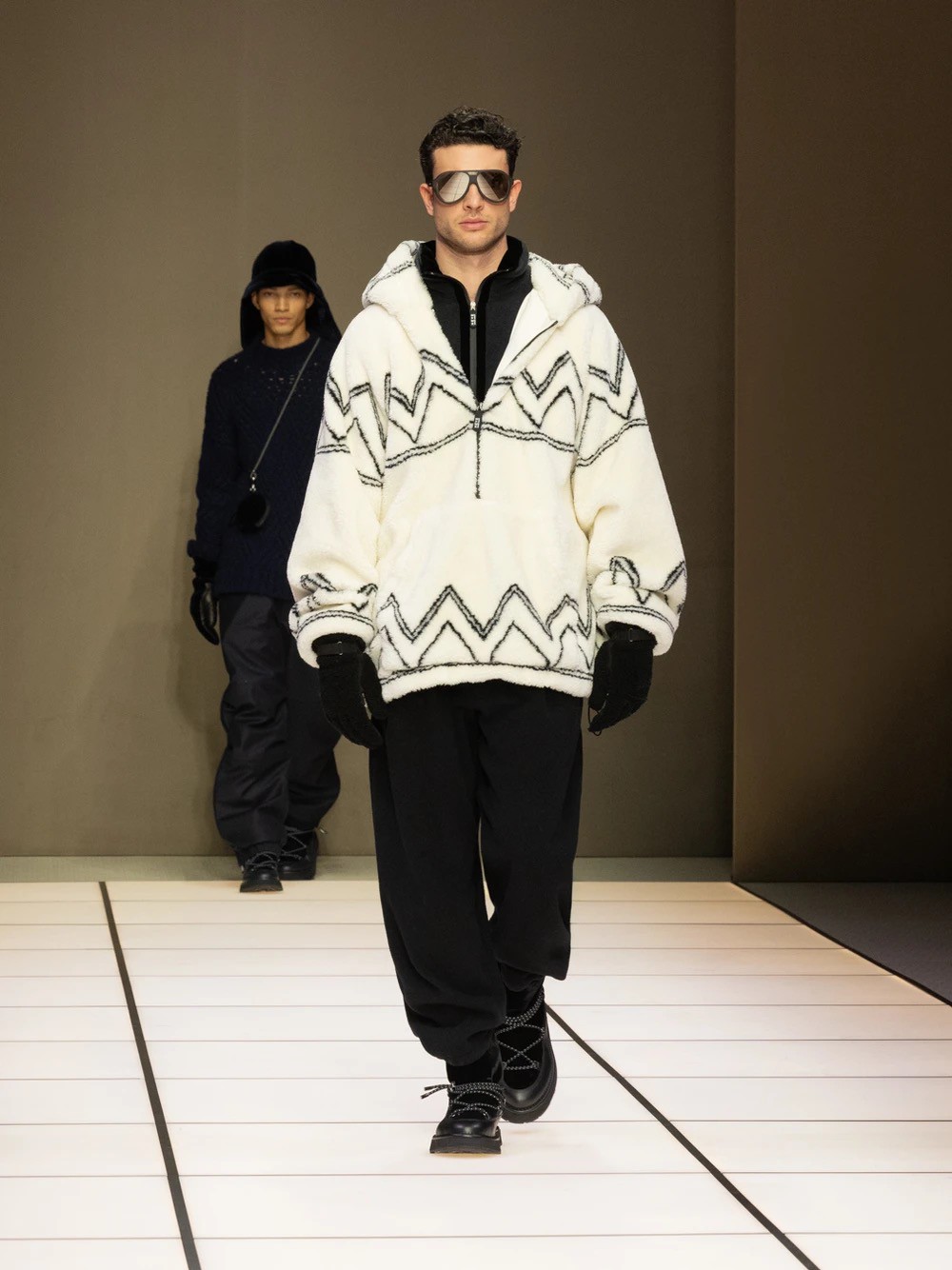 Hinh anh Giorgio Armani FW2026: Người thầy đã rời khỏi sàn diễn, nhưng Armani thì chưa 54