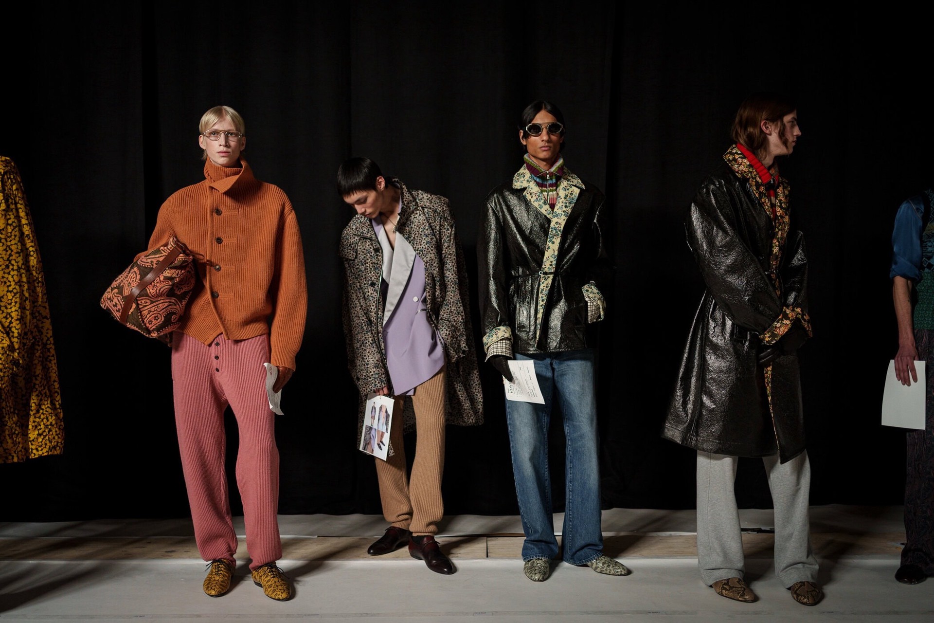 Hinh anh Đọc thêm: 54