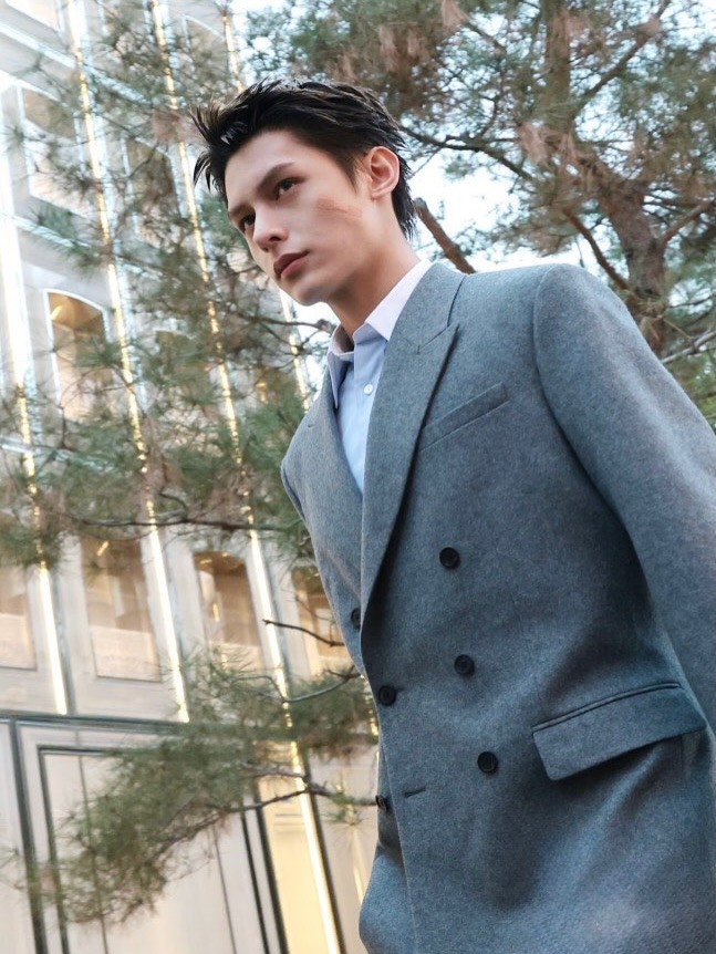 Hinh anh Liệu James CORTIS sẽ chinh phục được các nhà mốt xa xỉ? 8