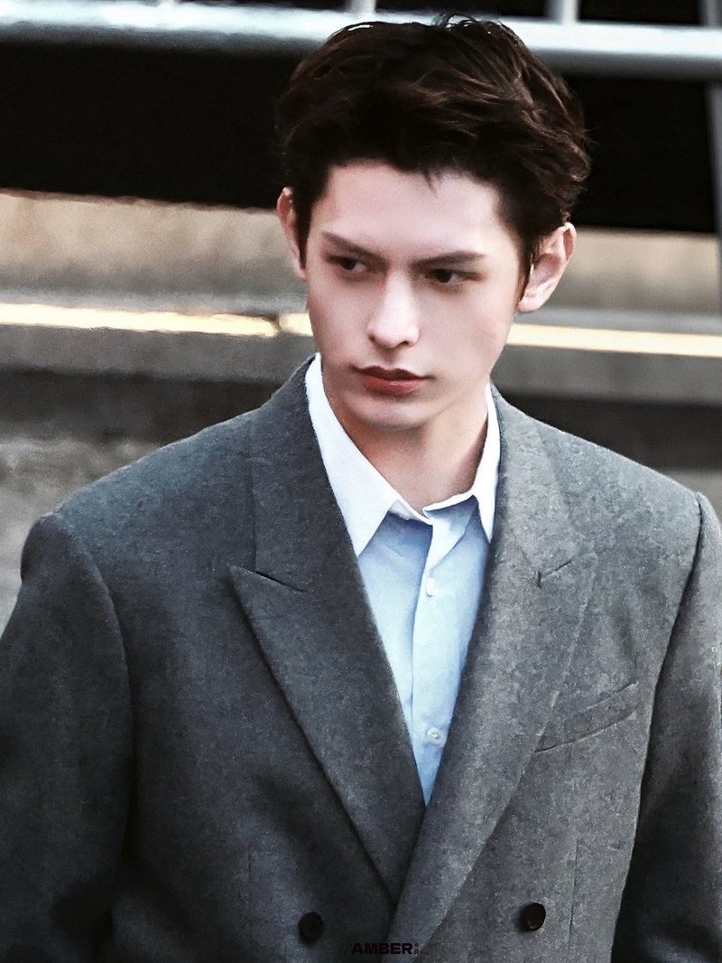 Hinh anh Liệu James CORTIS sẽ chinh phục được các nhà mốt xa xỉ? 1