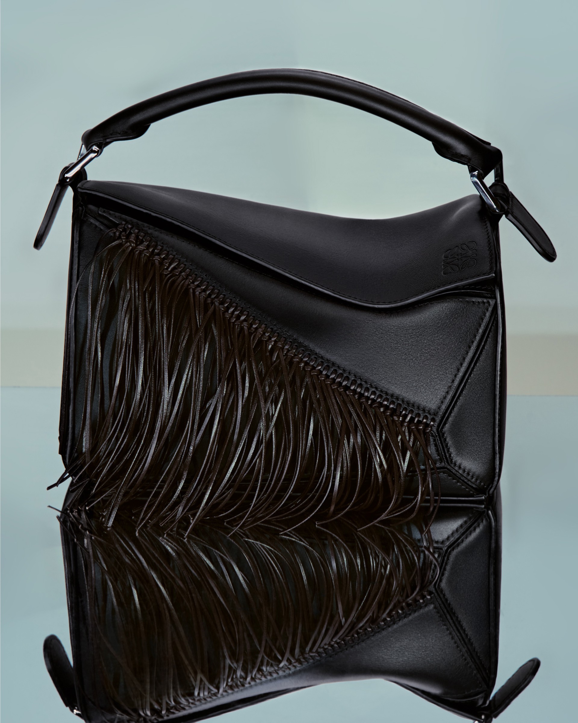 Hinh anh Vương Nhất Bác diện Ballet Runner, đón xuân Bính Ngọ cùng LOEWE 6