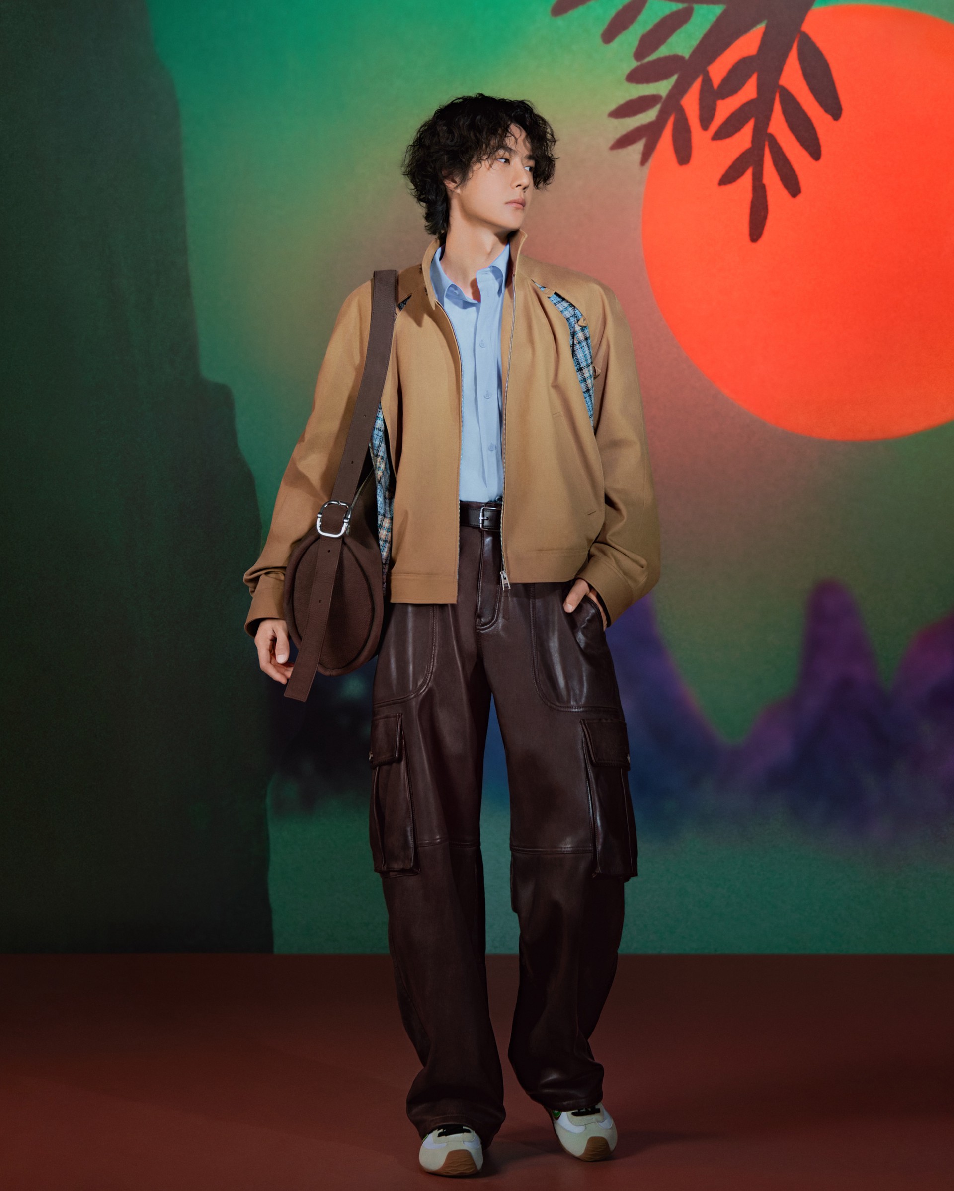 Hinh anh Vương Nhất Bác diện Ballet Runner, đón xuân Bính Ngọ cùng LOEWE 2