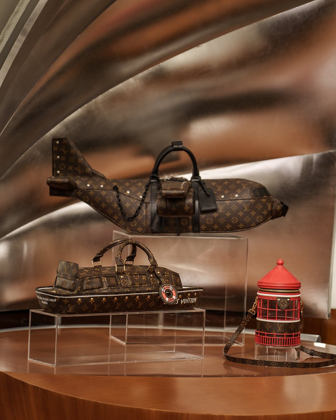 Hinh anh Louis Vuitton & Monogram 130 năm: Khi di sản trở thành chiến lược kinh doanh 2