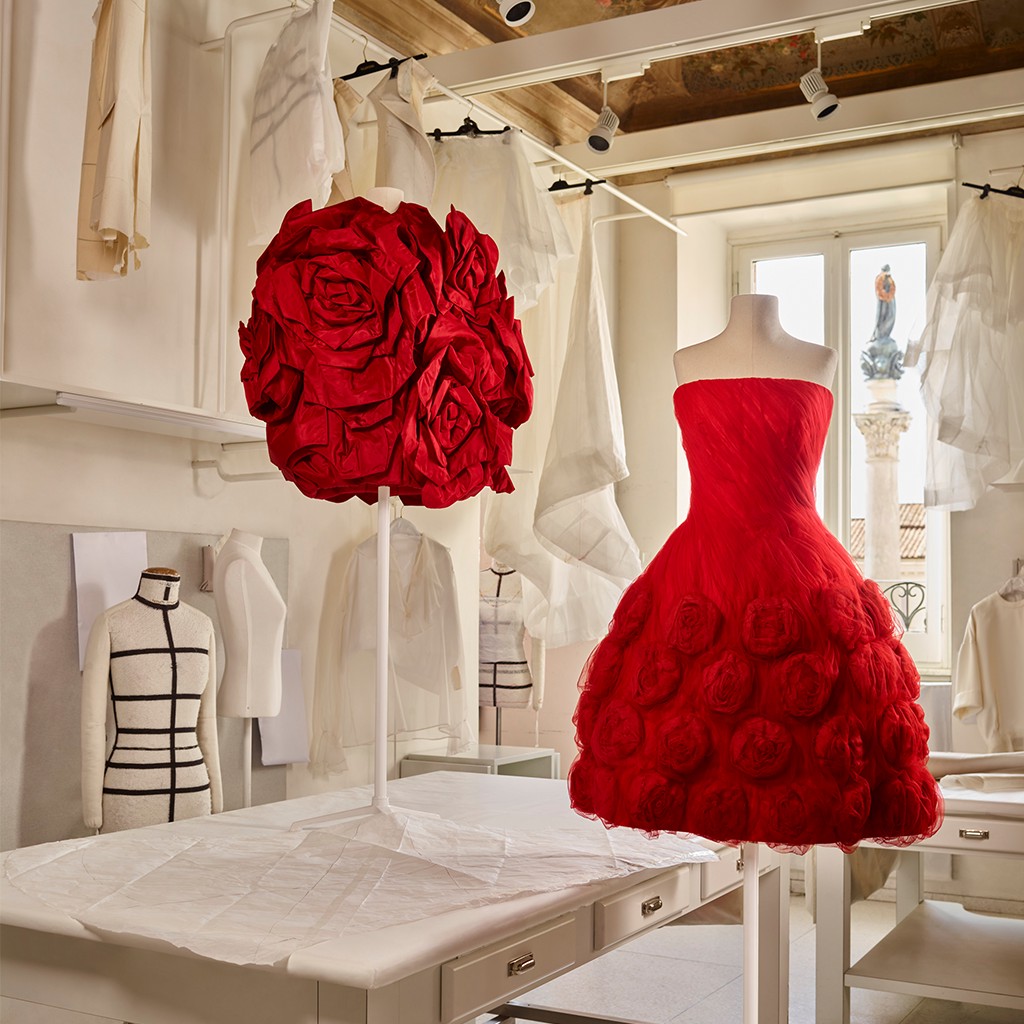 Hinh anh Cuốn hồi ký màu đỏ của Valentino Garavani 17