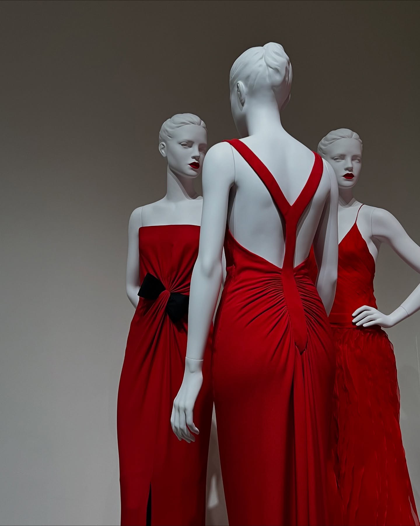 Hinh anh Cuốn hồi ký màu đỏ của Valentino Garavani 14