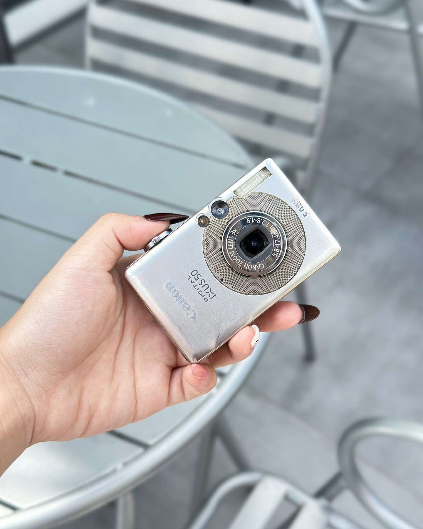 Hinh anh Có gì trong “tiệm tạp hóa digicam” của idol Kpop? 25