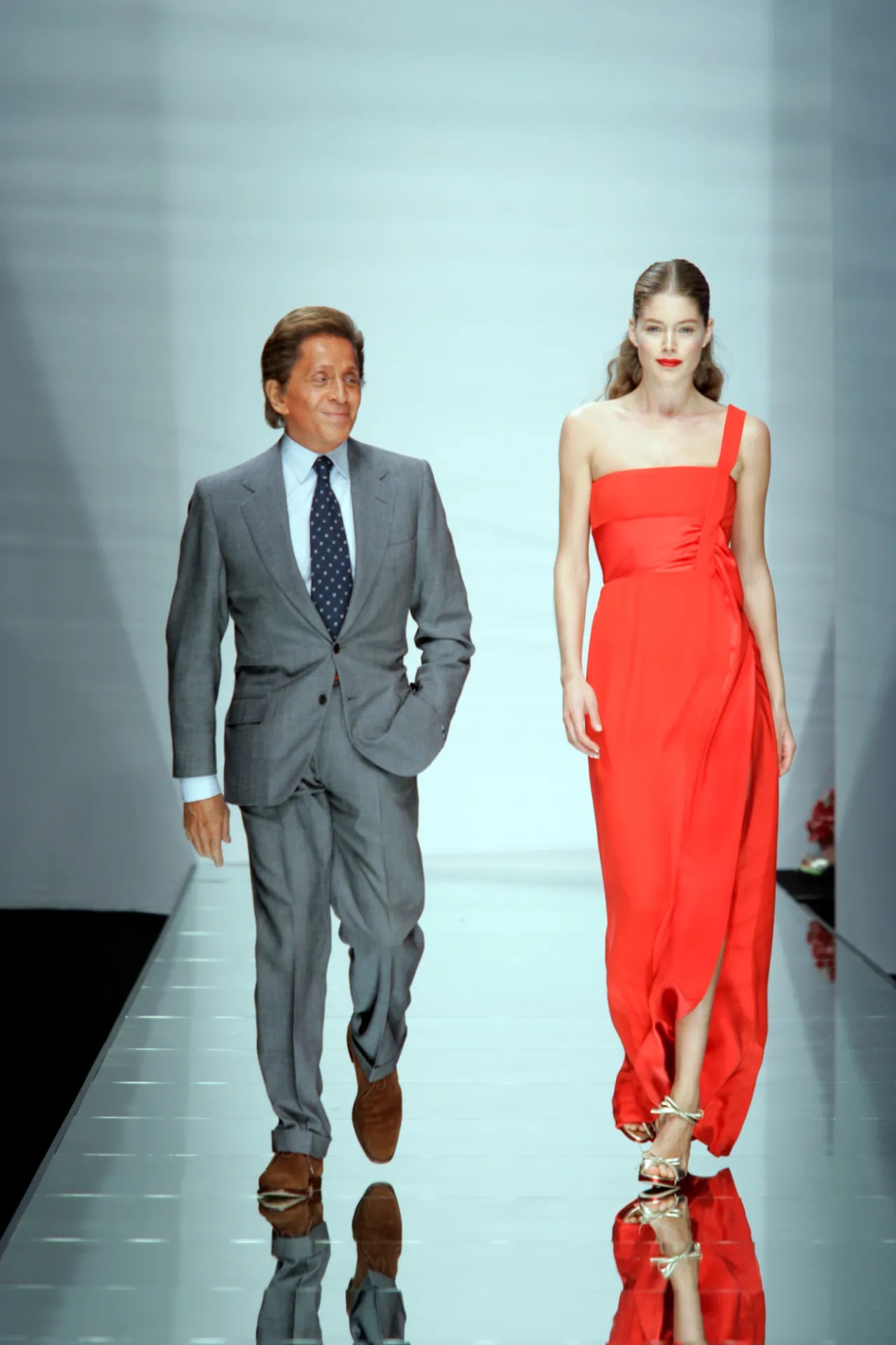 Hinh anh Cuốn hồi ký màu đỏ của Valentino Garavani 12