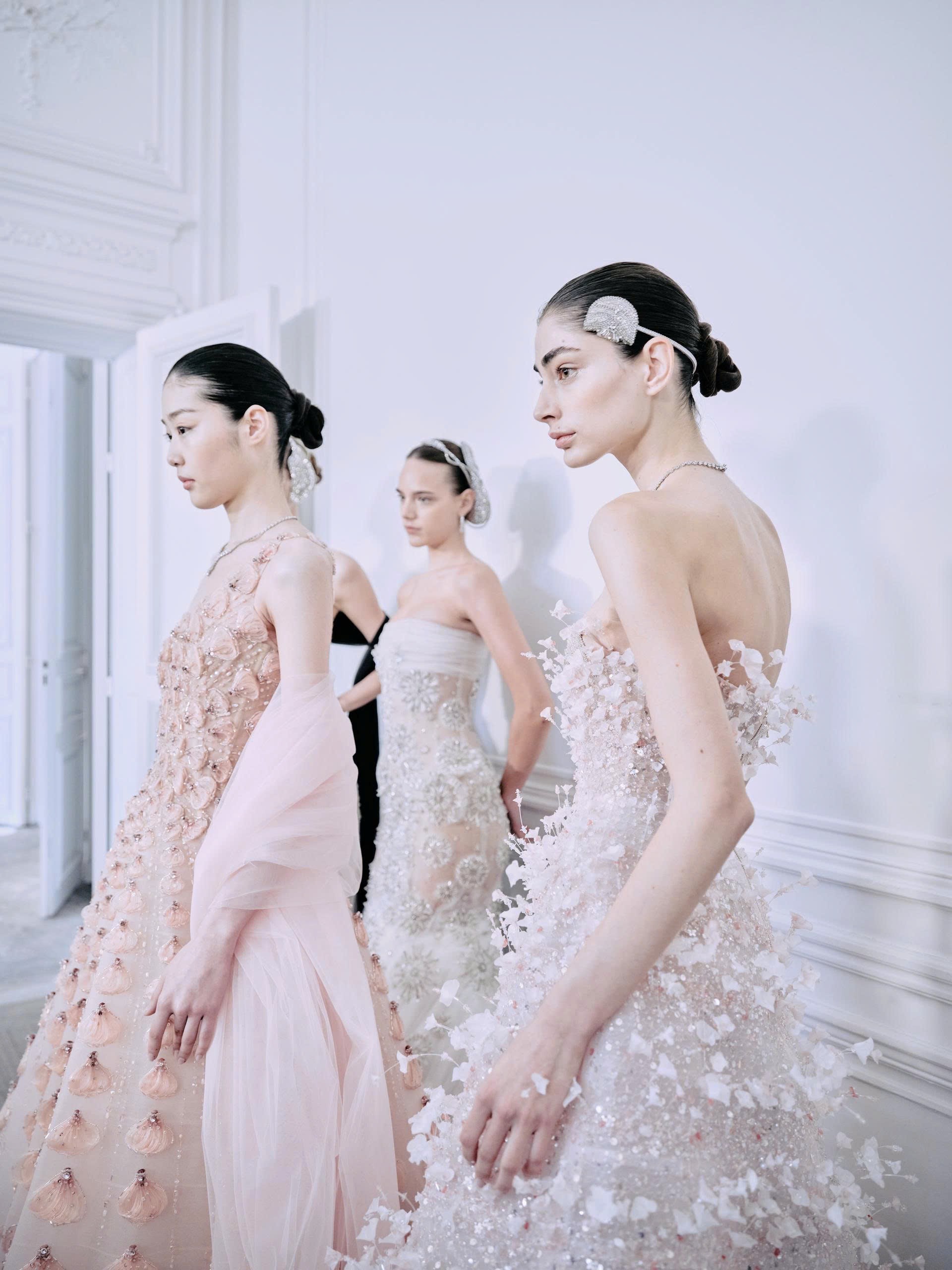 Hinh anh Thăm sử Triều Nguyễn, thưởng “Cành Vàng Lá Ngọc” PHAN HUY Haute Couture SS26 55