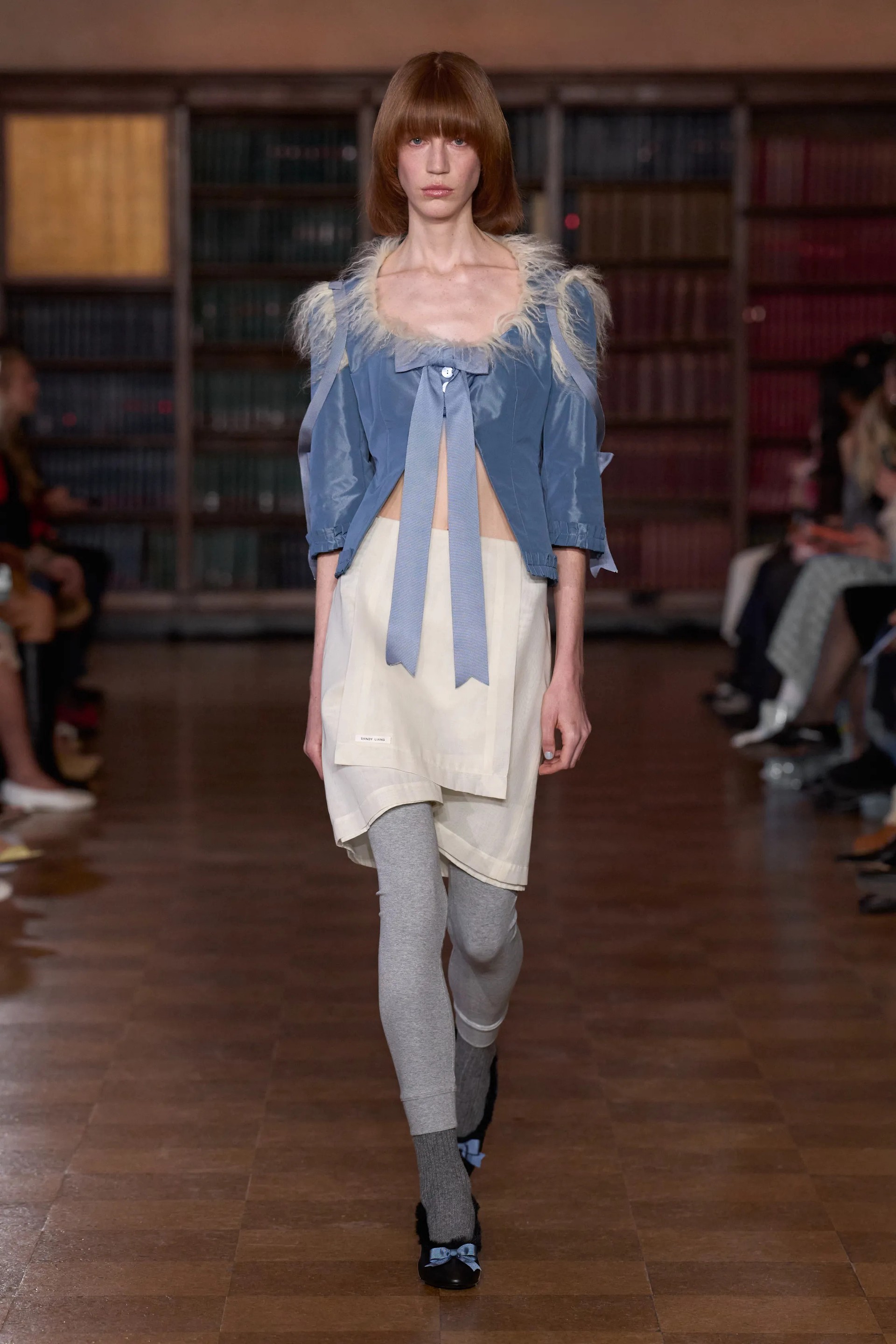 Hinh anh Sandy Liang Thu Đông 2026: Khi thế giới hoạt hình gặp điện ảnh cung đình 3