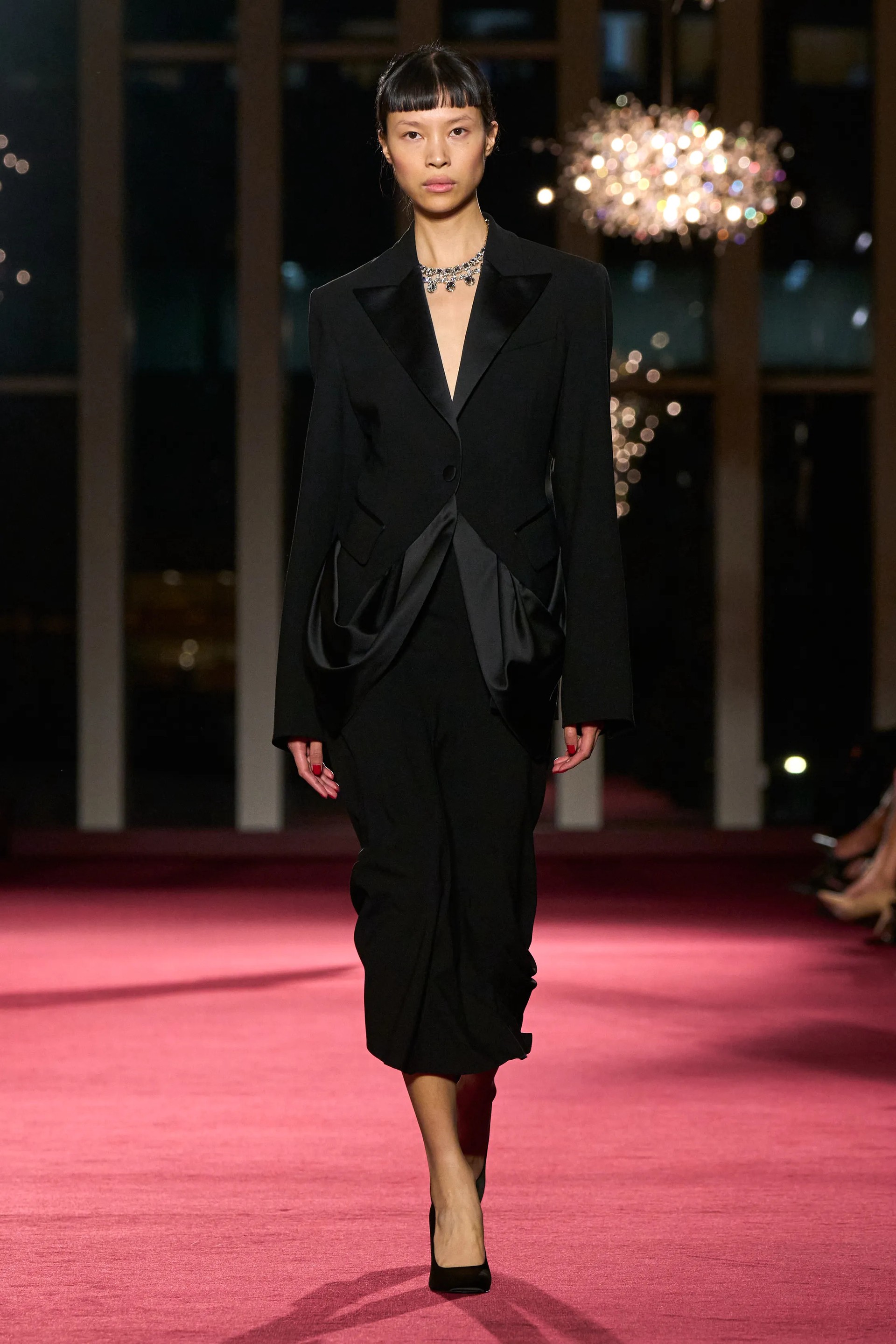 Hinh anh "Váy cocktail không phải lúc nào cũng là váy cocktail" 3