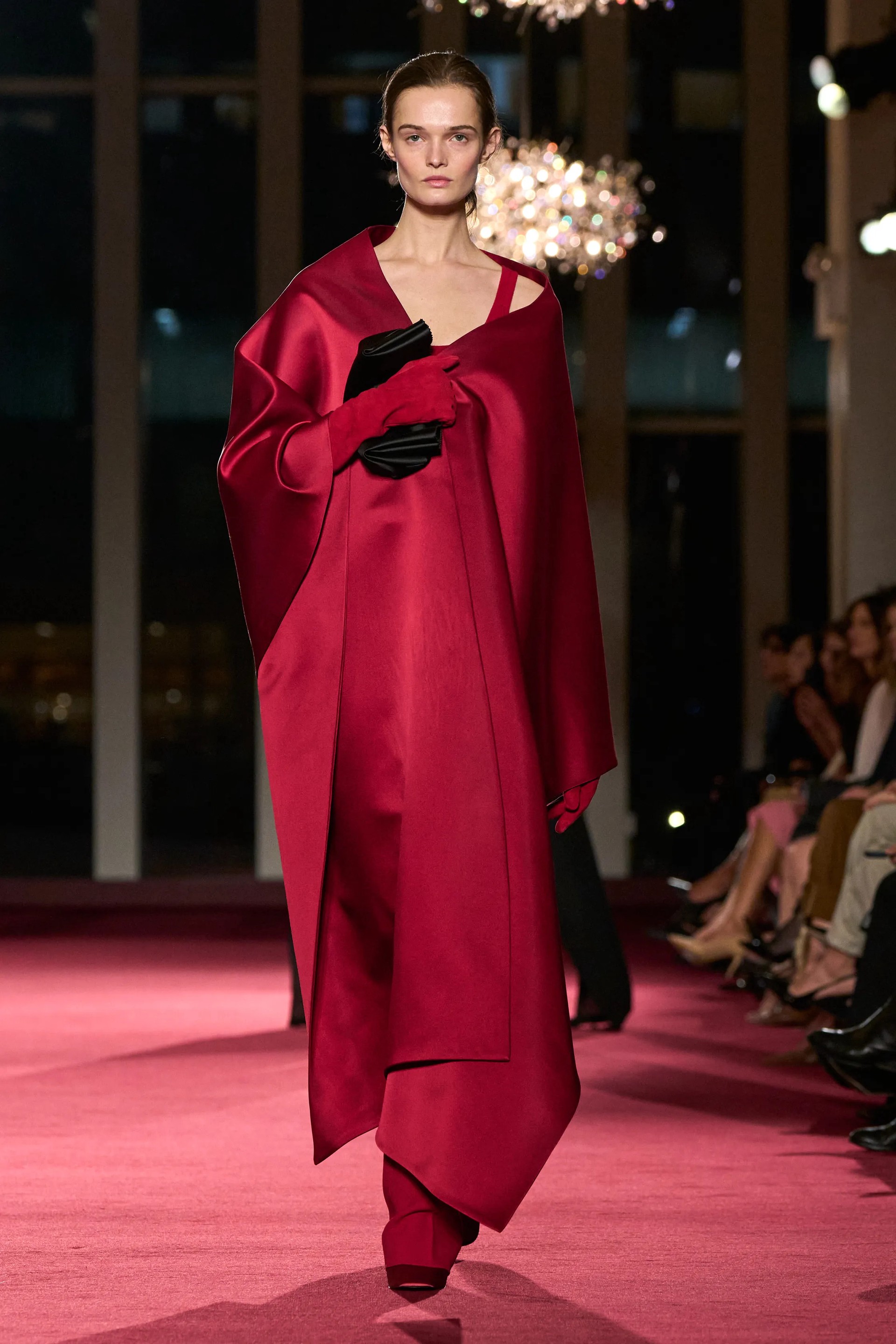 Hinh anh "Váy cocktail không phải lúc nào cũng là váy cocktail" 6