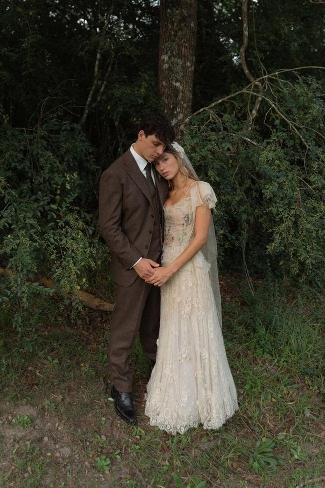 Hinh anh 5 xu hướng thời trang cưới được yêu thích đầu năm 2026  6