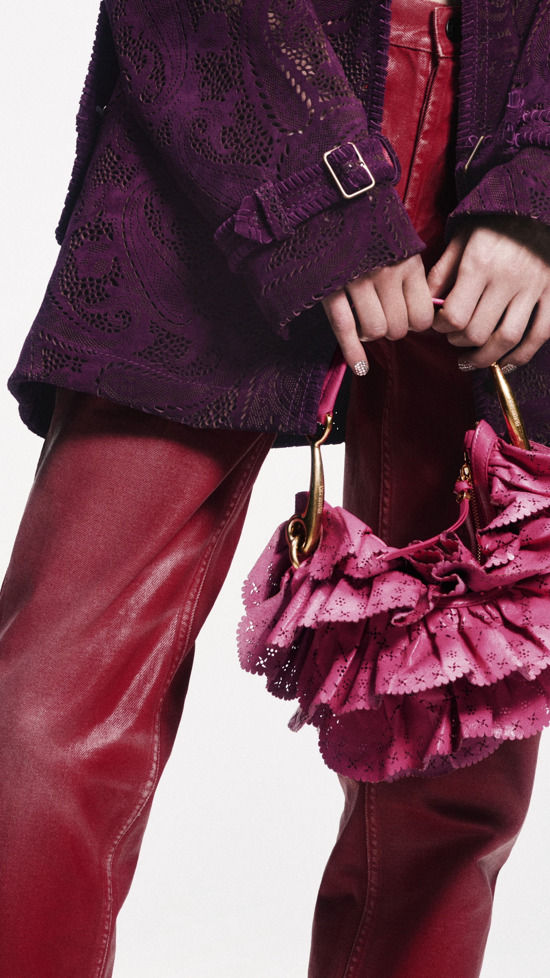 Hinh anh Burberry Unveils Its Summer 2026: Sân khấu mùa hè của Daniel Lee 9