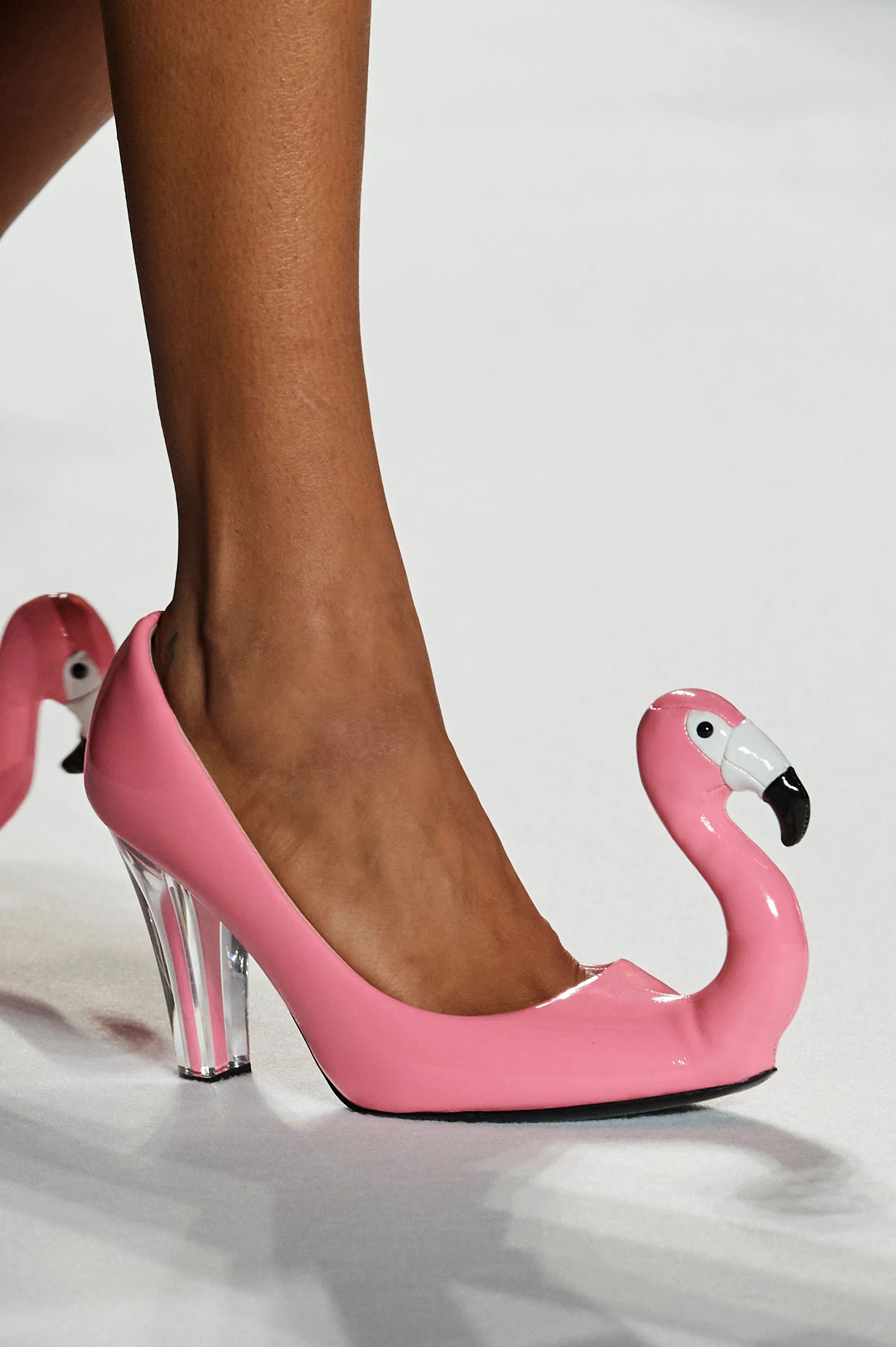 Hinh anh Lịch sử thời trang của những đôi giày cao gót kỳ ảo nhất từng xuất hiện trên sàn catwalk 15