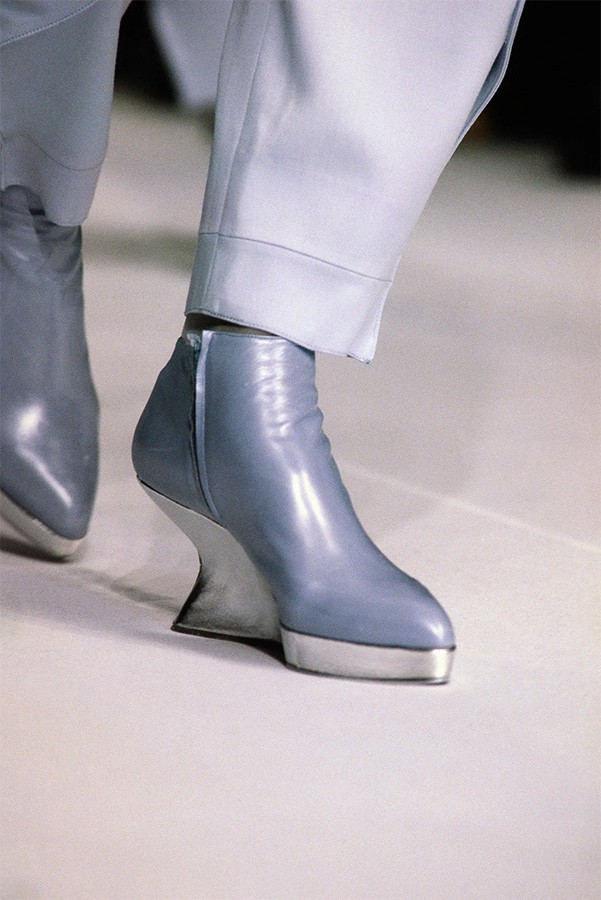 Hinh anh Lịch sử thời trang của những đôi giày cao gót kỳ ảo nhất từng xuất hiện trên sàn catwalk 2