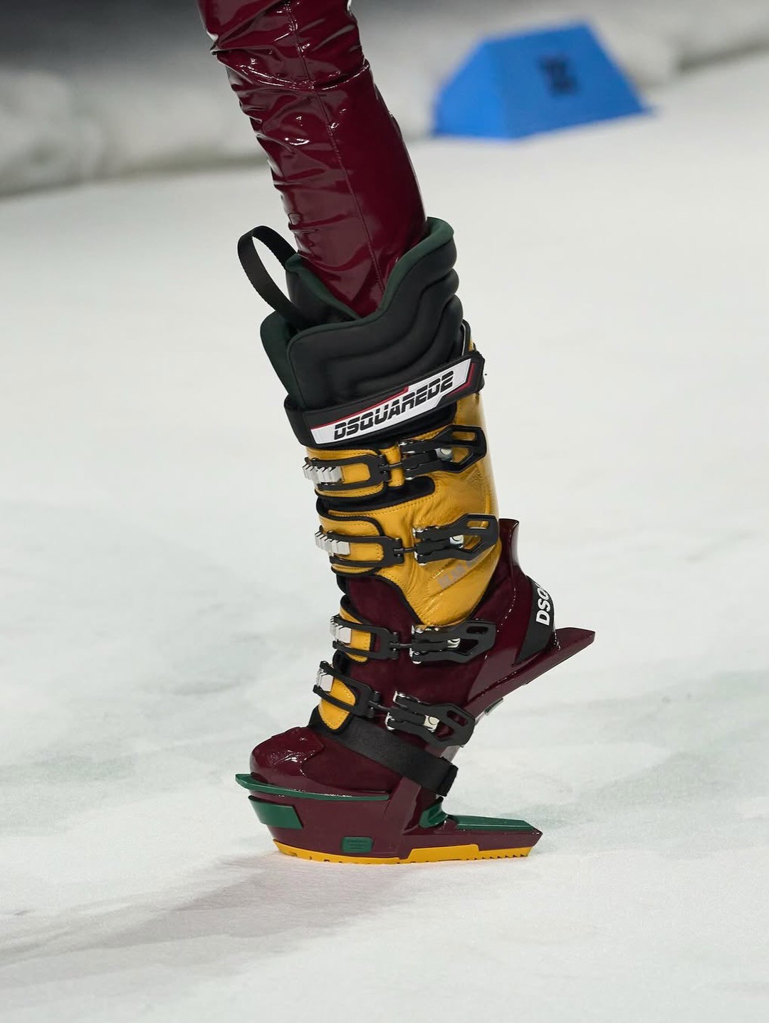 Hinh anh Lịch sử thời trang của những đôi giày cao gót kỳ ảo nhất từng xuất hiện trên sàn catwalk 20