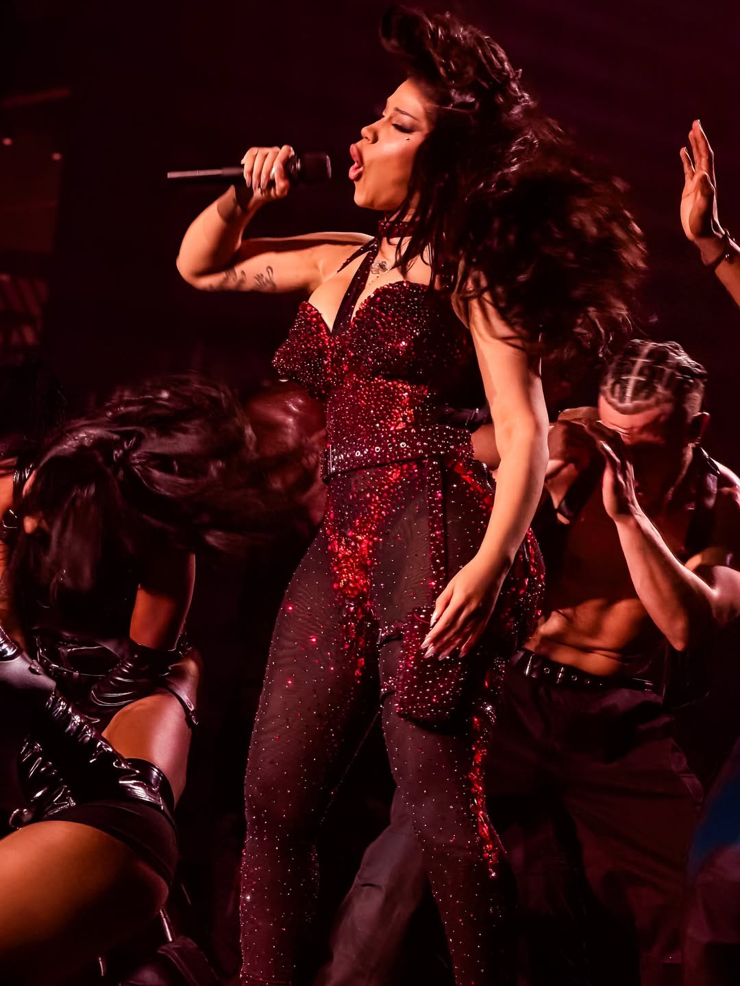 Hinh anh Cardi B khai màn “Little Miss Drama Tour” trong thiết kế độc quyền từ NTK Đỗ Long 7