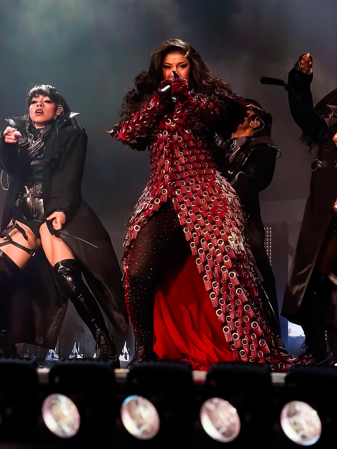 Hinh anh Cardi B khai màn “Little Miss Drama Tour” trong thiết kế độc quyền từ NTK Đỗ Long 1