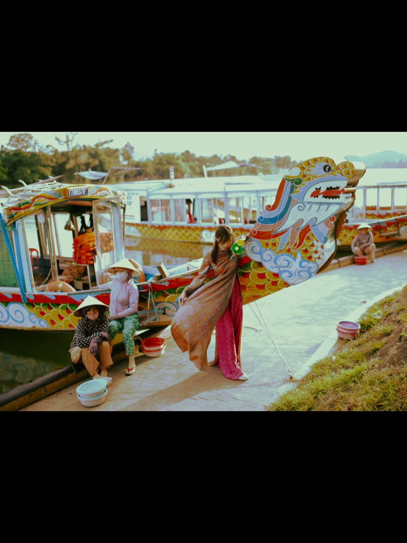 Hinh anh Những vấn đề của thị trường áo dài Tết năm nay 4