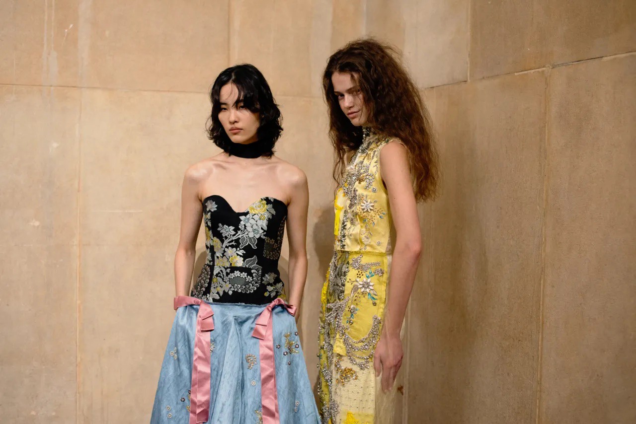 Hinh anh Erdem Fall 2026 và hai mươi thập kỷ "Chẳng khác những năm khác. Mỗi mùa đều là khám phá” 27