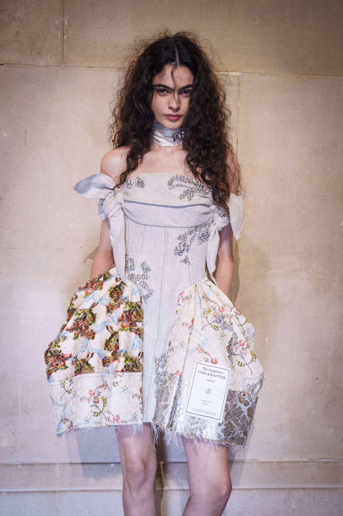 Hinh anh Erdem Fall 2026 và hai mươi thập kỷ "Chẳng khác những năm khác. Mỗi mùa đều là khám phá” 28