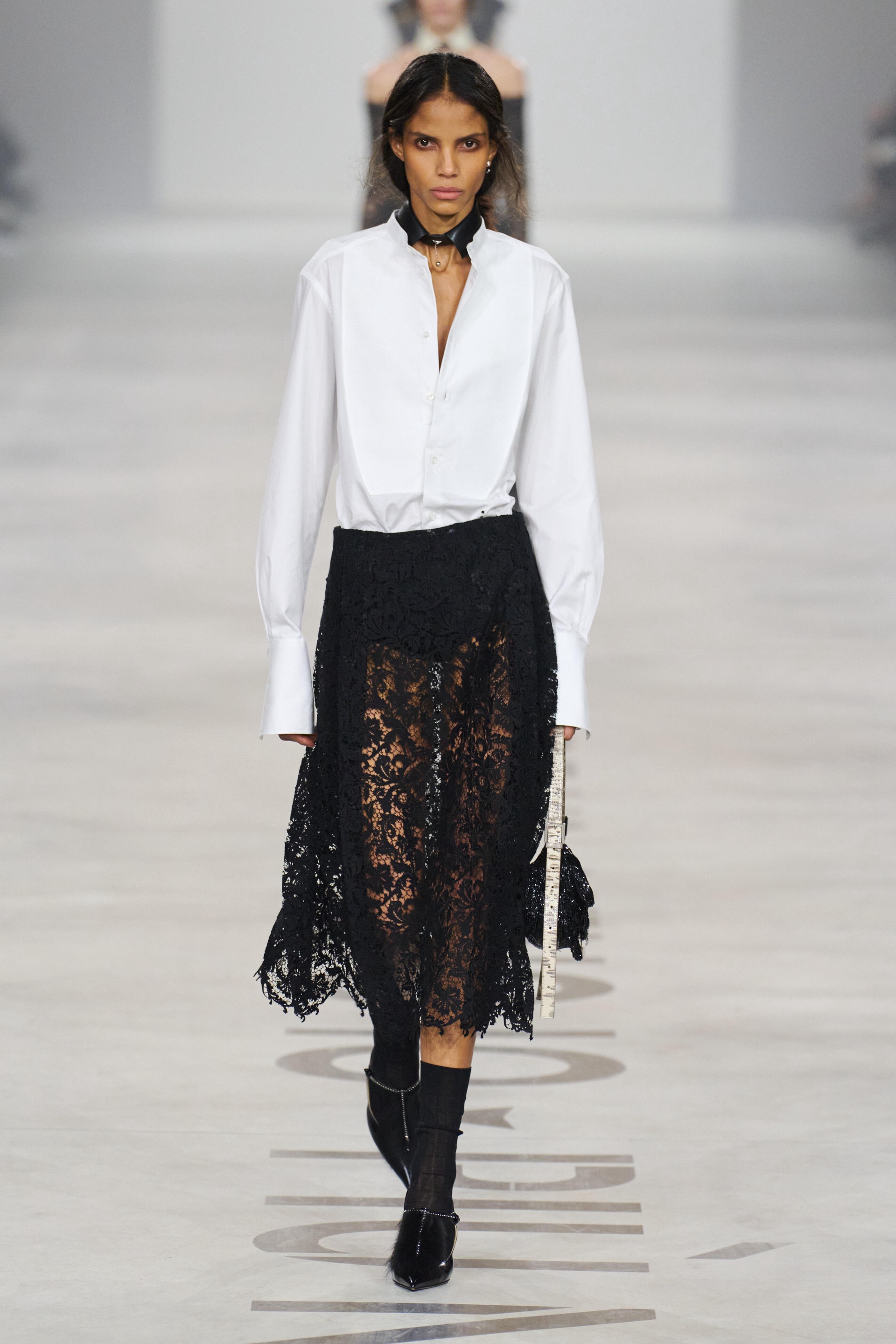 Hinh anh Fendi Thu Đông 2026: Di sản trăm năm của một tập thể sáng tạo 8