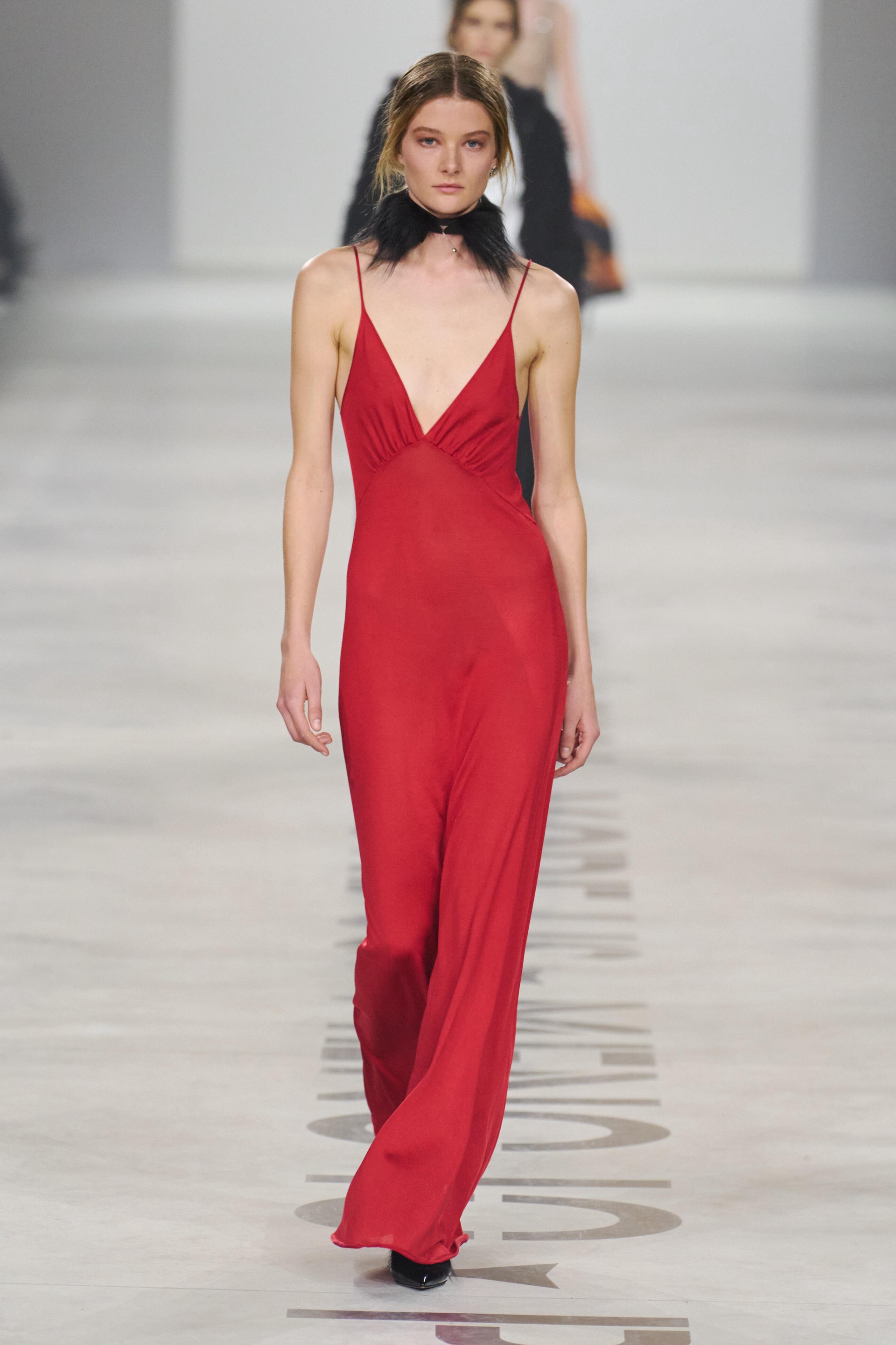 Hinh anh Fendi Thu Đông 2026: Di sản trăm năm của một tập thể sáng tạo 17