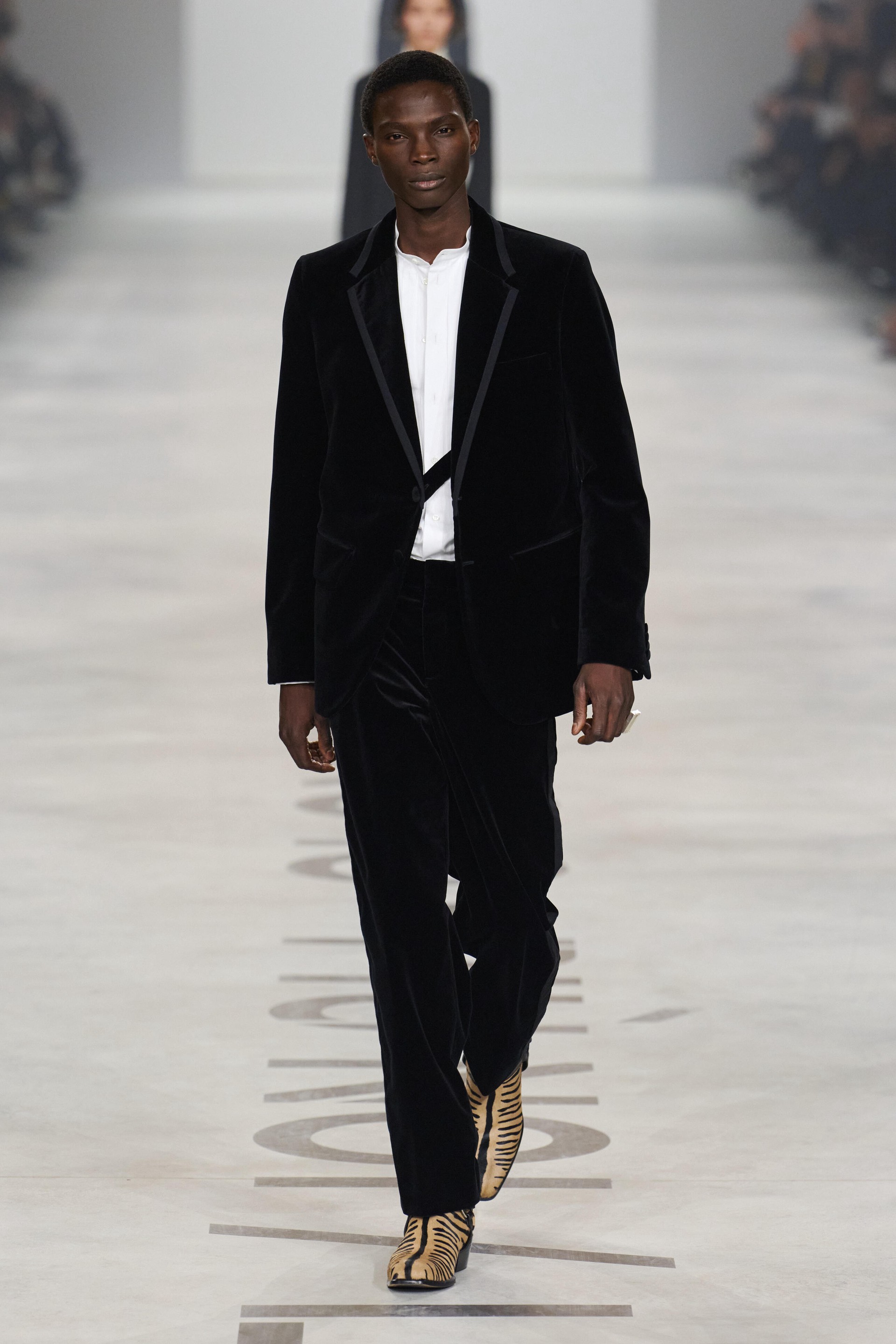 Hinh anh Fendi Thu Đông 2026: Di sản trăm năm của một tập thể sáng tạo 25