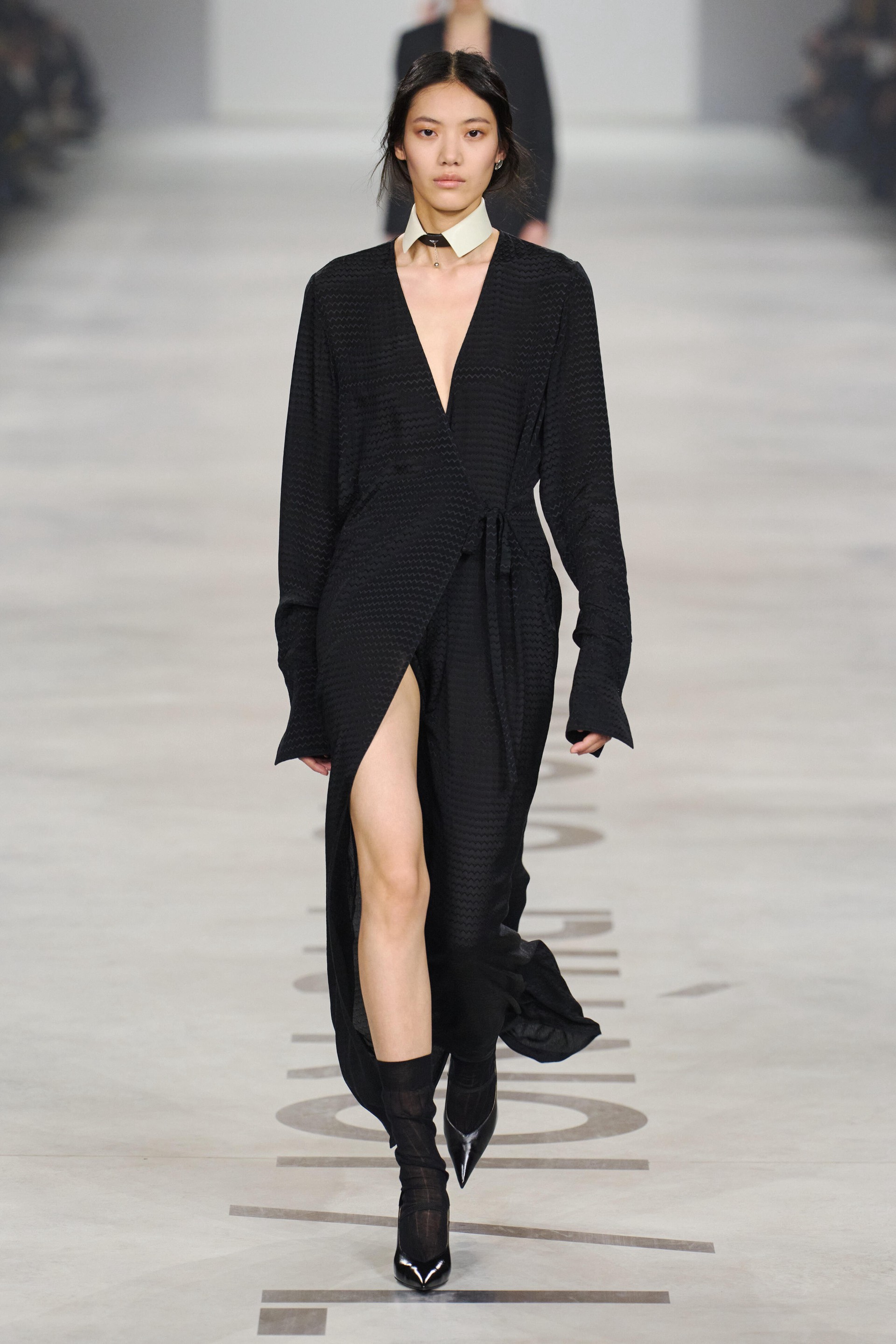 Hinh anh Fendi Thu Đông 2026: Di sản trăm năm của một tập thể sáng tạo 28