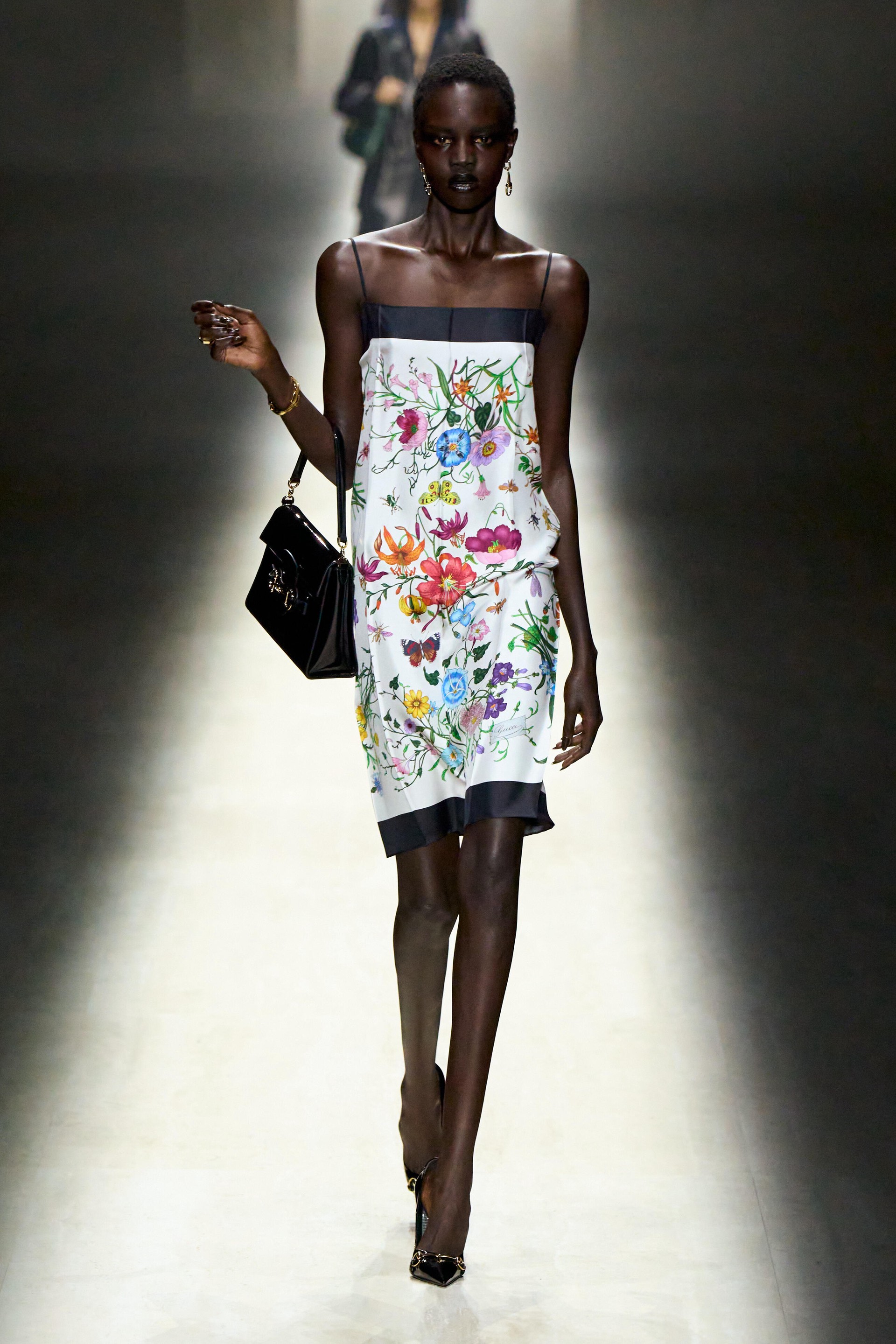 Hinh anh Gucci Thu Đông 2026 và những hồi ức vàng son của thập niên 1990 16