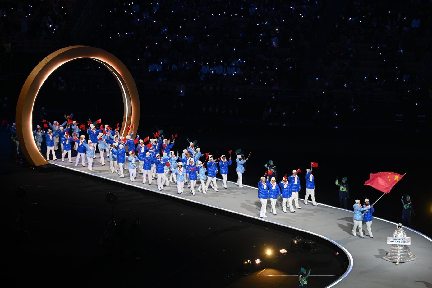 Hinh anh Lễ khai mạc Olympic Milan - Cortina 2026: Đại tiệc thị giác giữa kinh đô thời trang 8