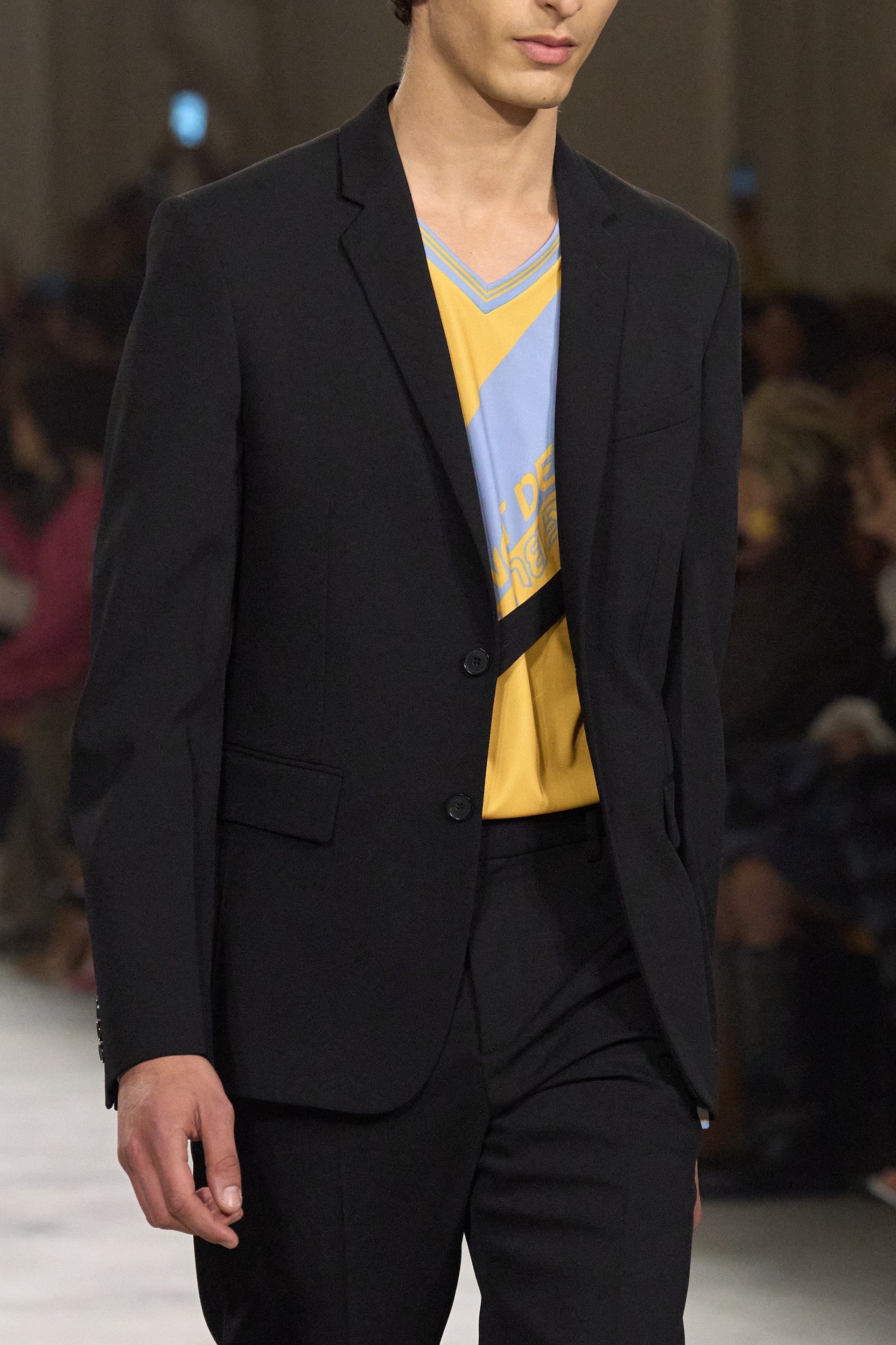 Hinh anh Fendi Thu Đông 2026: Di sản trăm năm của một tập thể sáng tạo 26