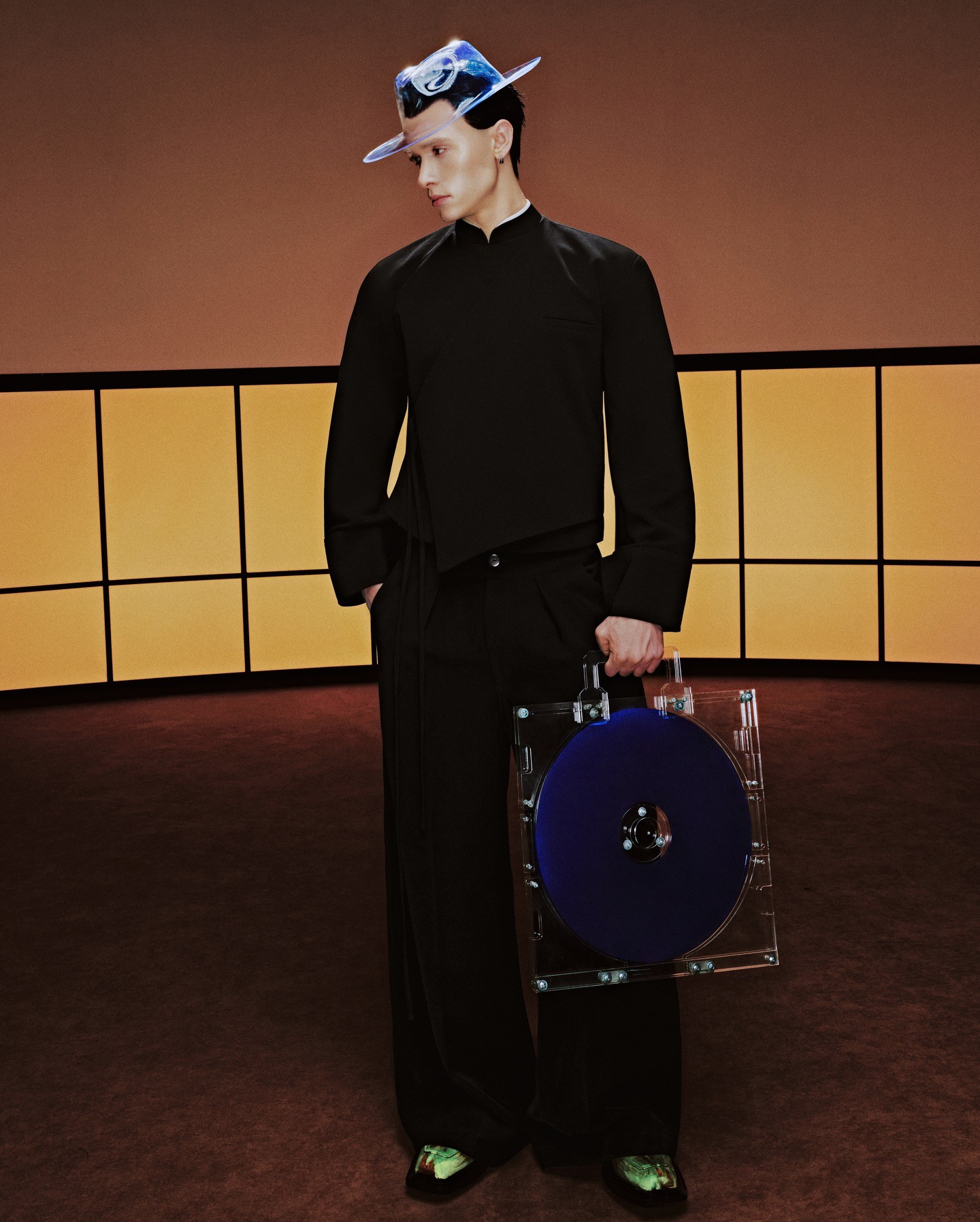 Hinh anh OUTOFSIGHT 14