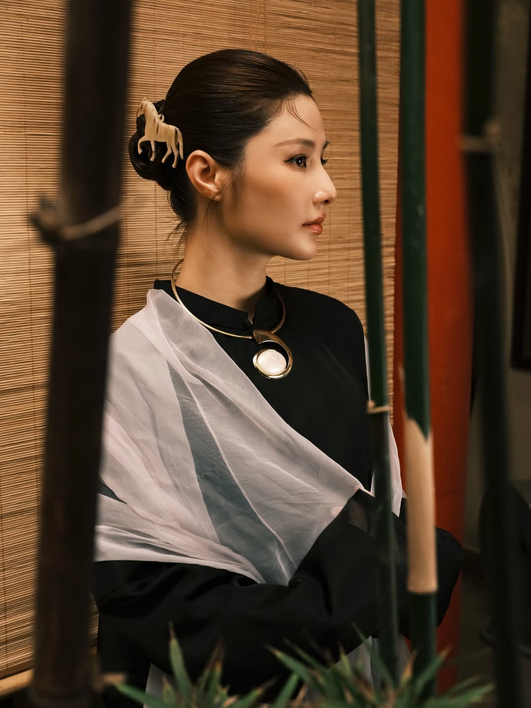 Hinh anh Phụ kiện thủ công Việt sánh đôi cùng áo dài dịp Tết 1