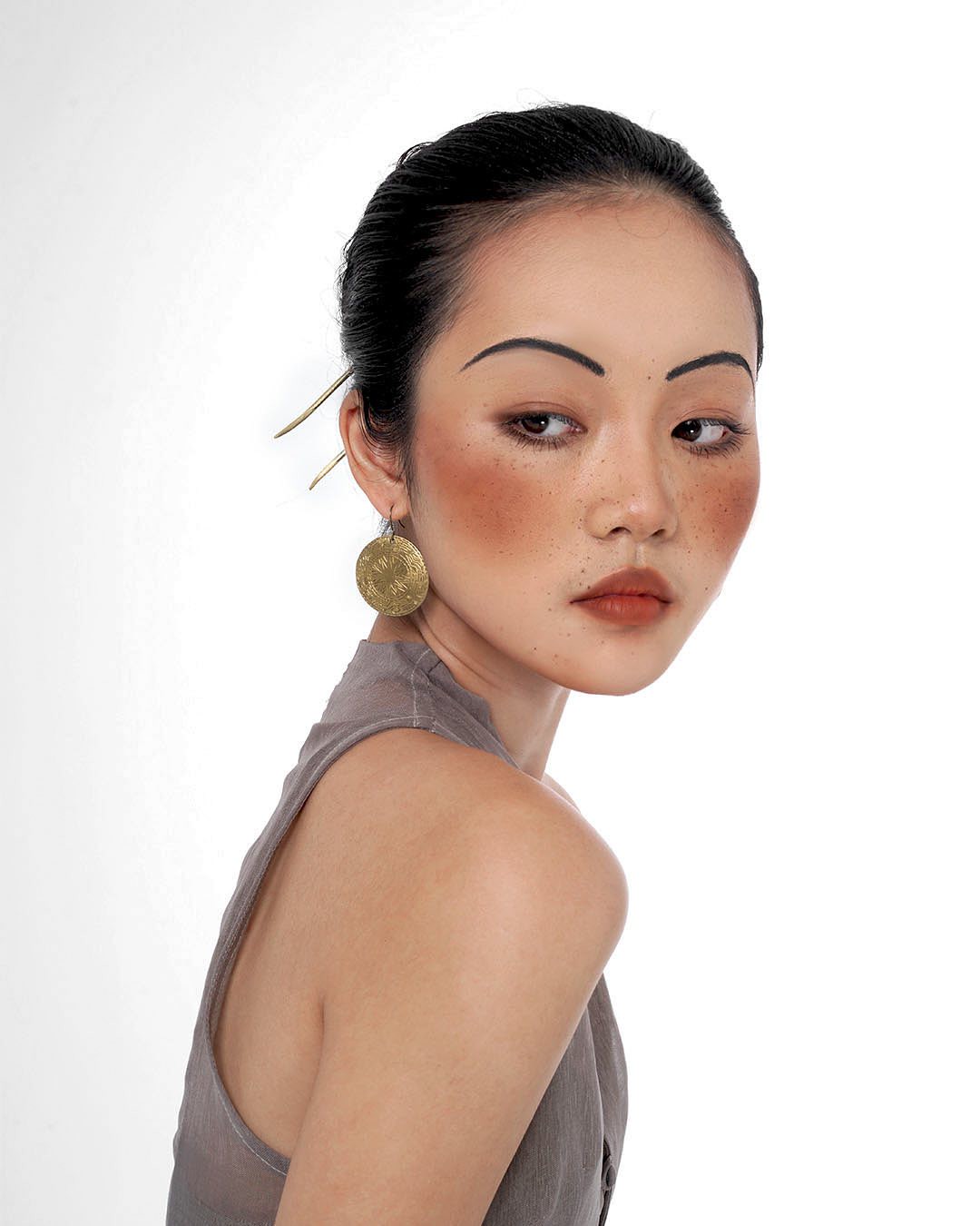 Hinh anh Phụ kiện thủ công Việt sánh đôi cùng áo dài dịp Tết 11