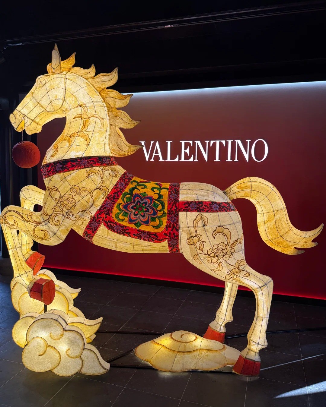 Hinh anh Chiến dịch Tết - bài kiểm tra “trí tuệ văn hóa” thời trang xa xỉ 4