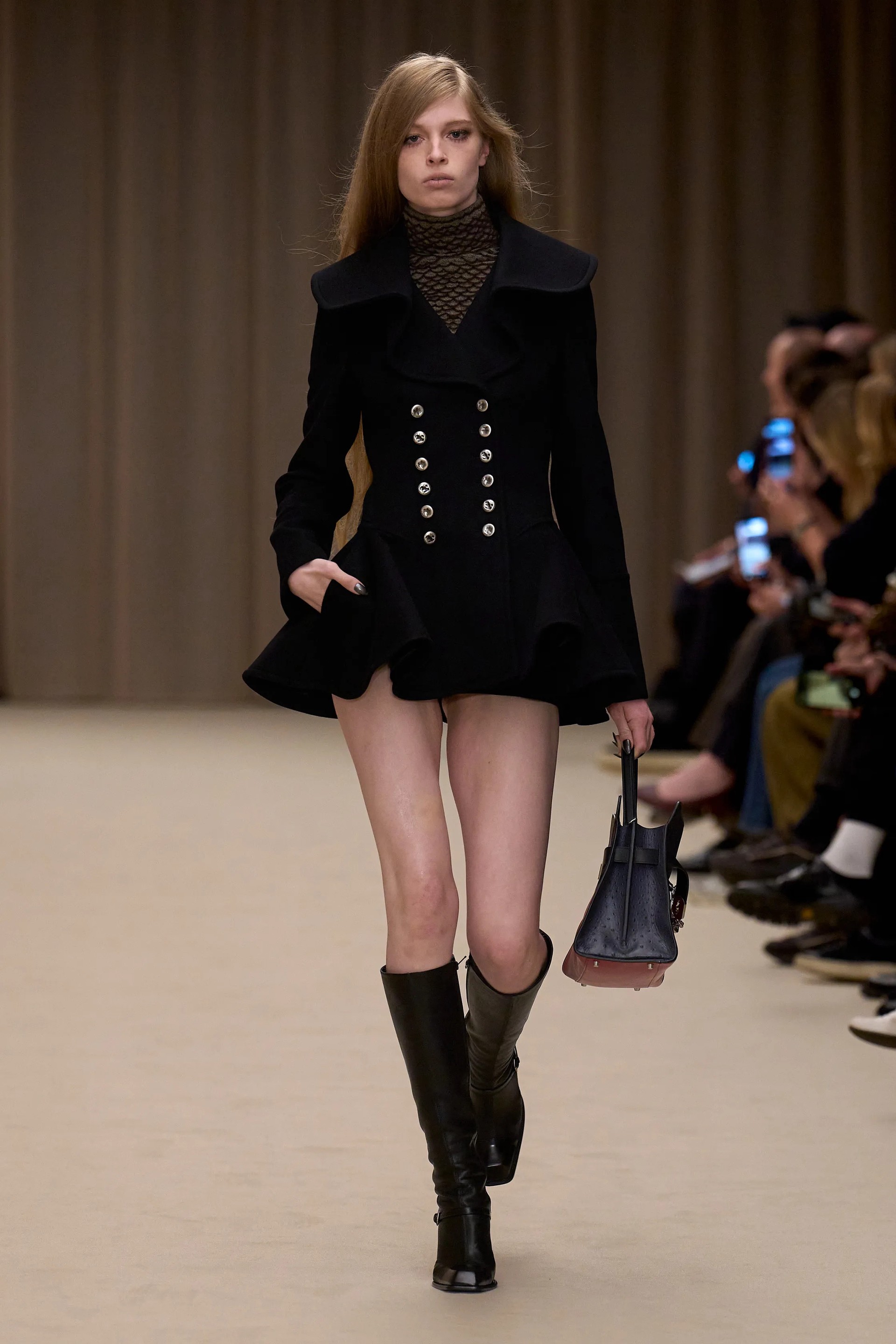 Hinh anh Miniskirt và thế hệ người dùng mới 8