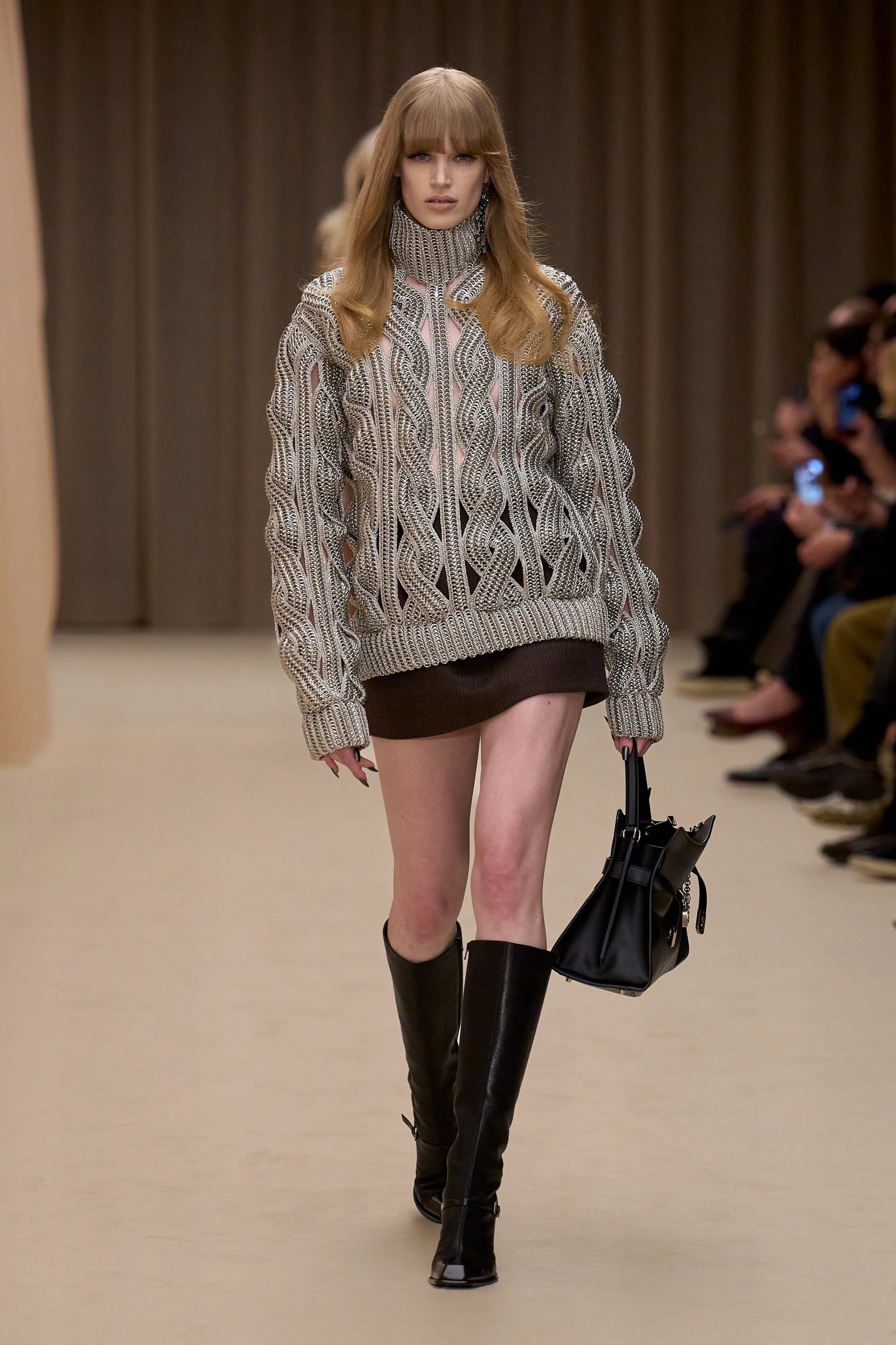 Hinh anh Miniskirt và thế hệ người dùng mới 1