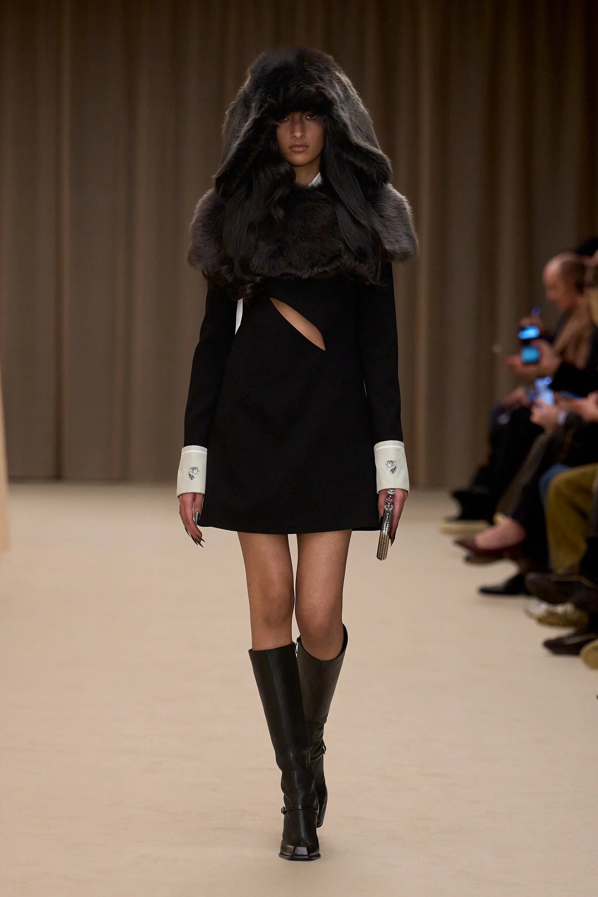 Hinh anh Miniskirt và thế hệ người dùng mới 4