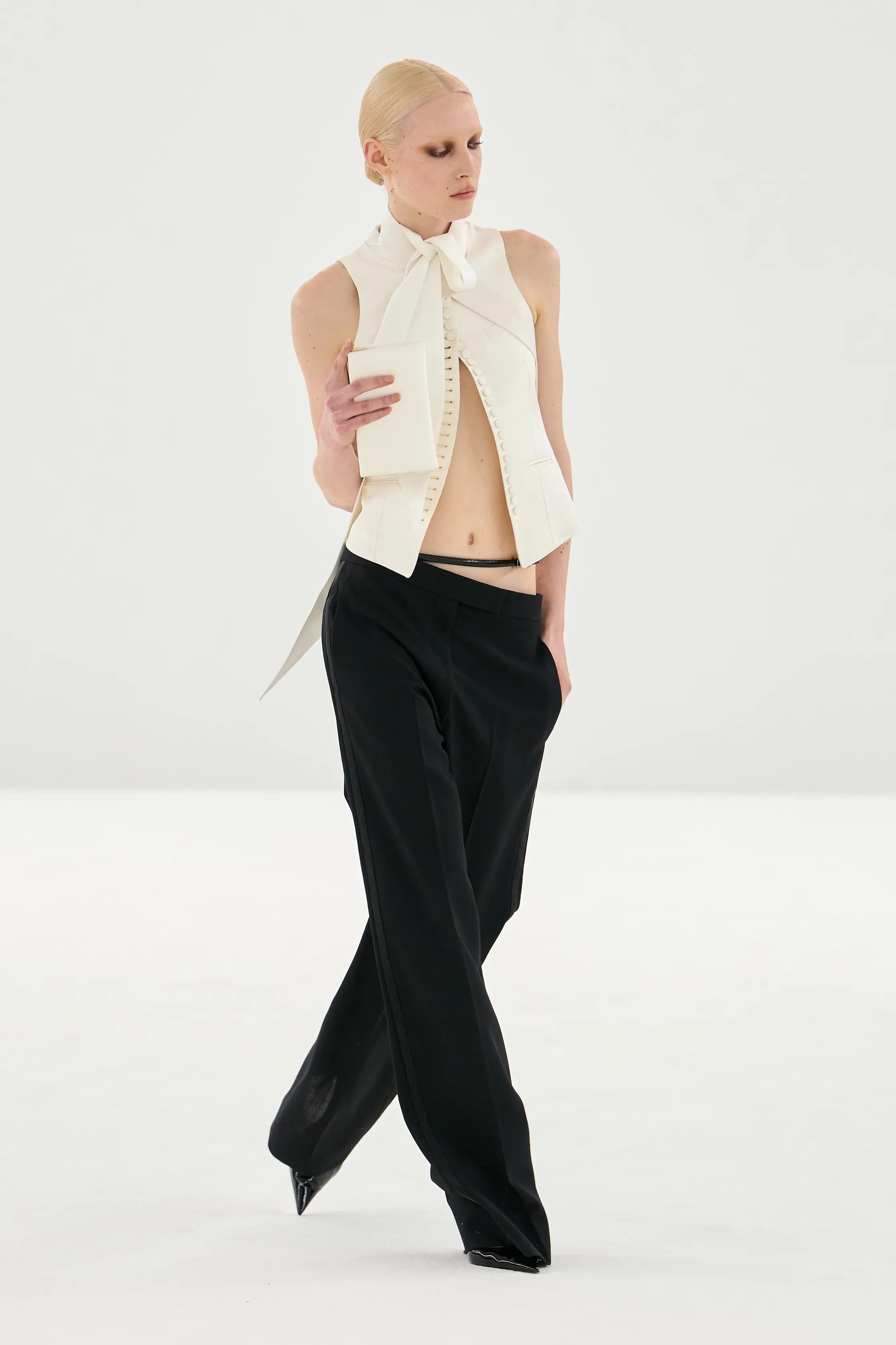 Hinh anh Hai chiếc váy dạ tiệc và lời gợi ý cho thảm đỏ 6