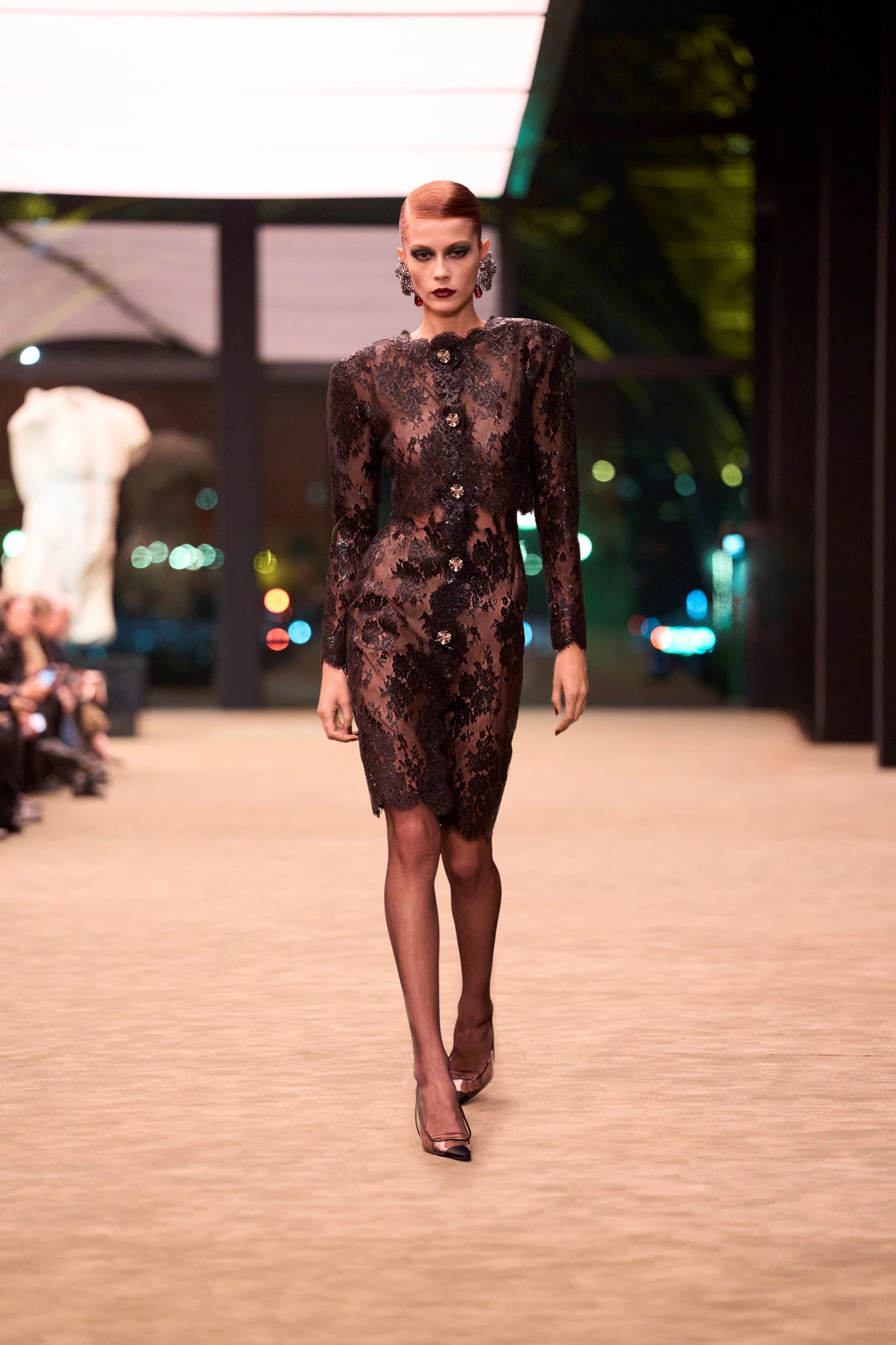 Hinh anh Saint Laurent Thu Đông 2026: Dành cho di sản Le Smoking huyền thoại 20